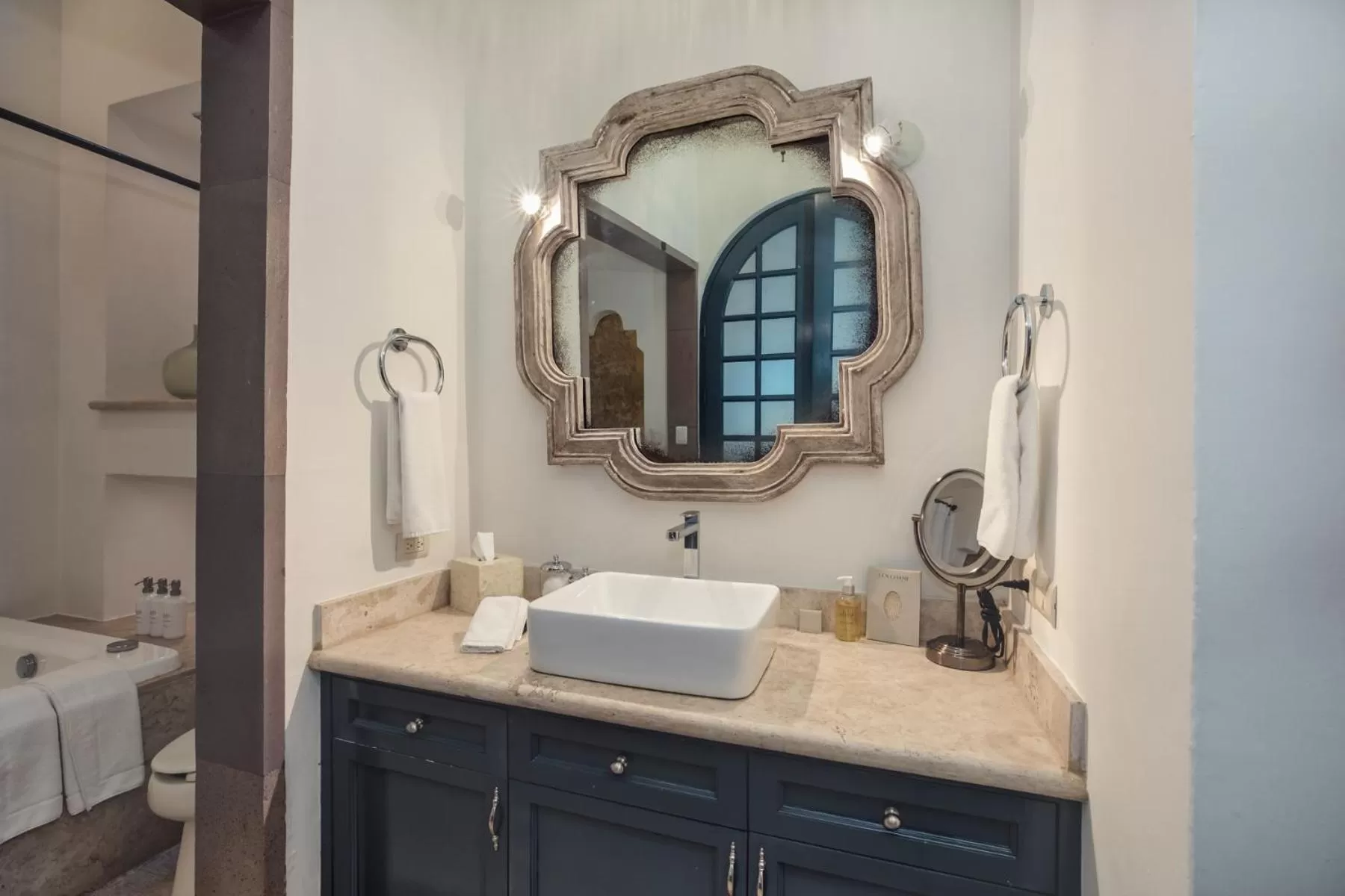 Bathroom in Casa Delphine