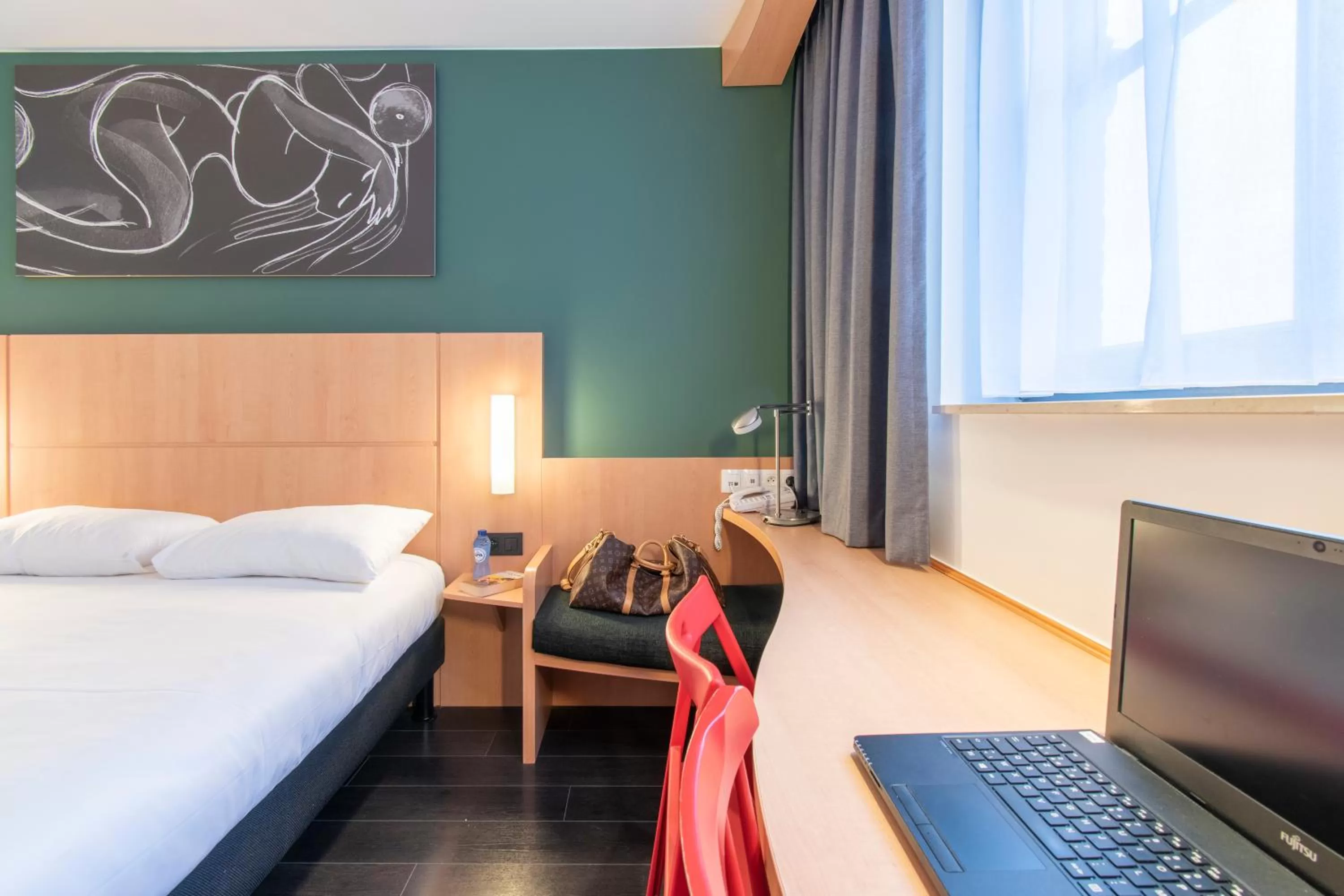 hair dresser, Bed in ibis De Panne