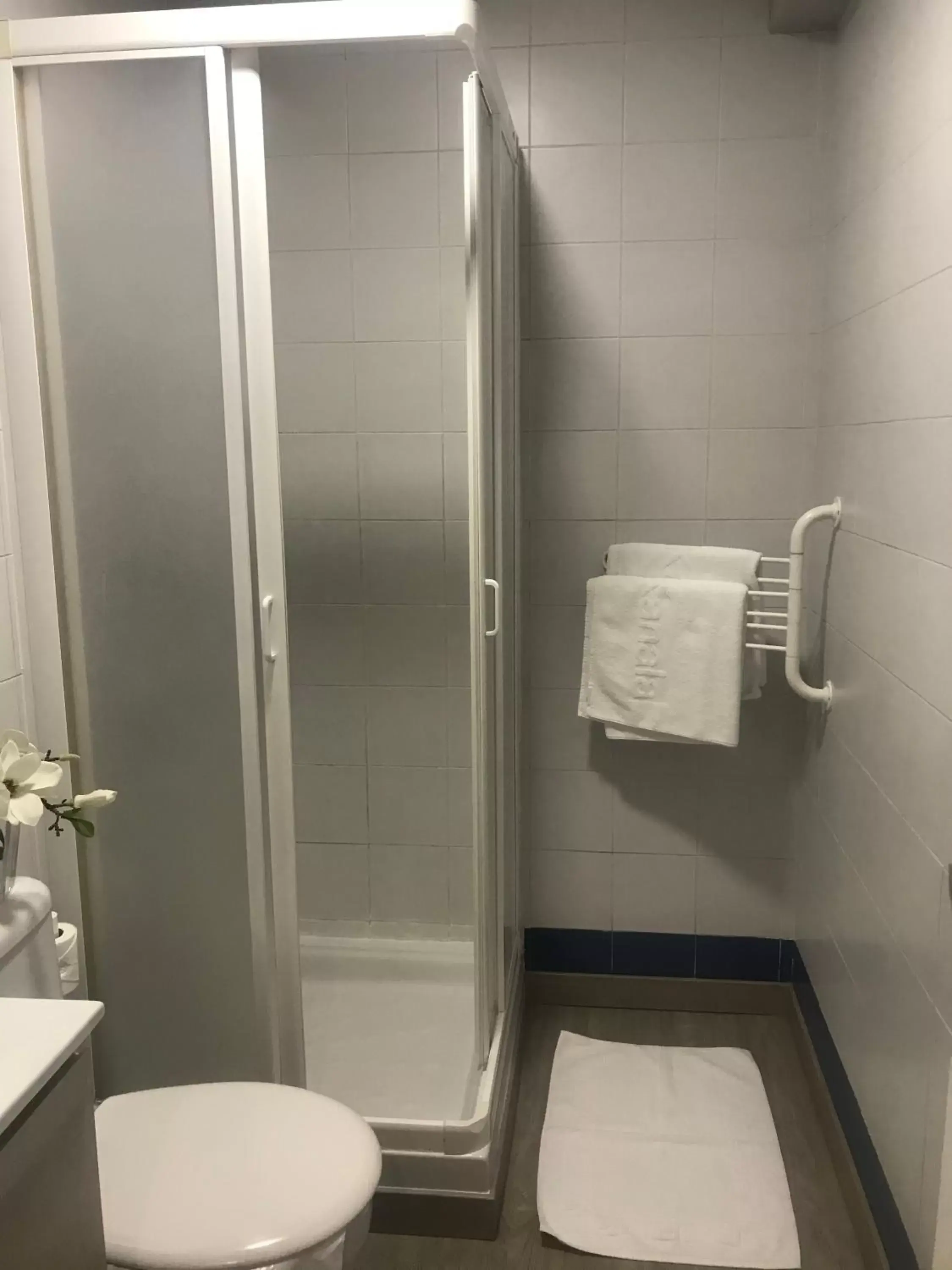 Bathroom in Hotel Kanala