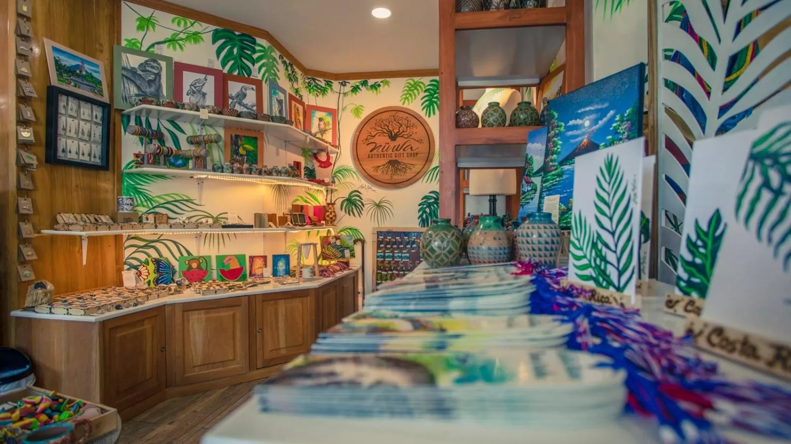 On-site shops in La Fortuna Downtown Hotel Boutique