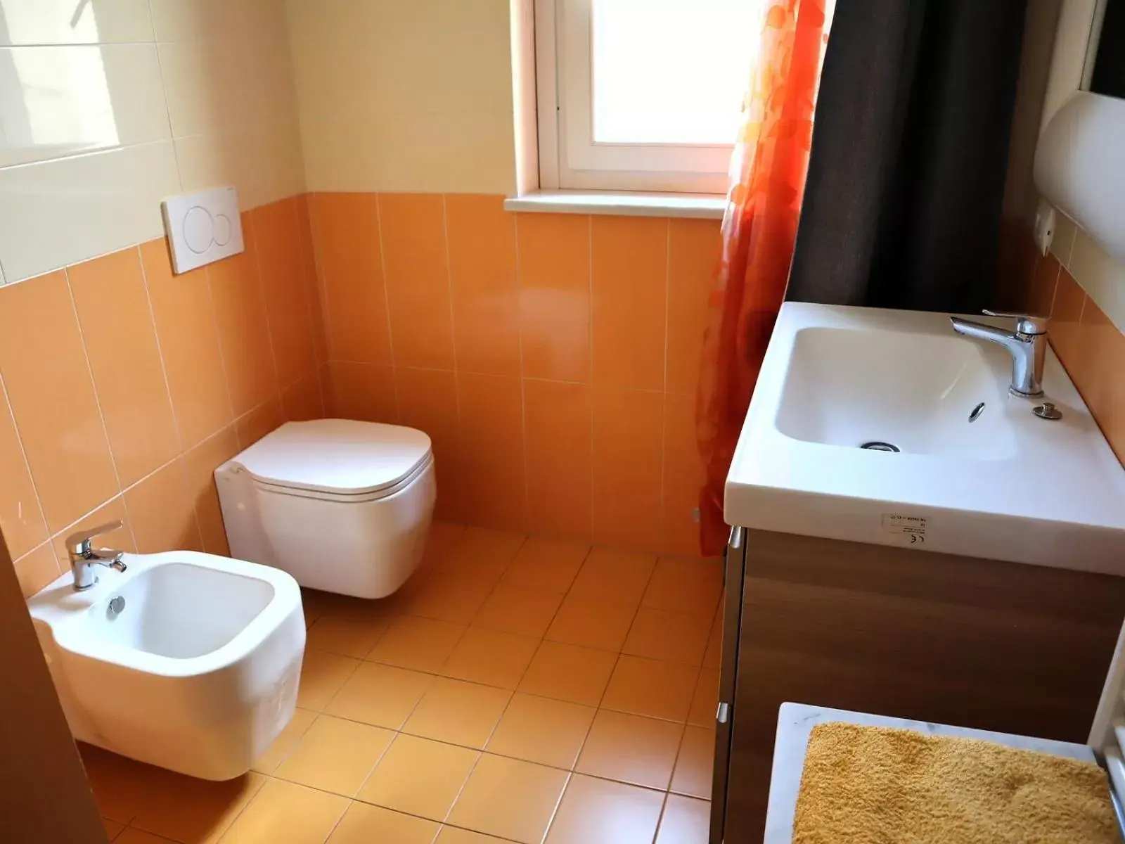 Bathroom in Ventitrémarzo Guest House