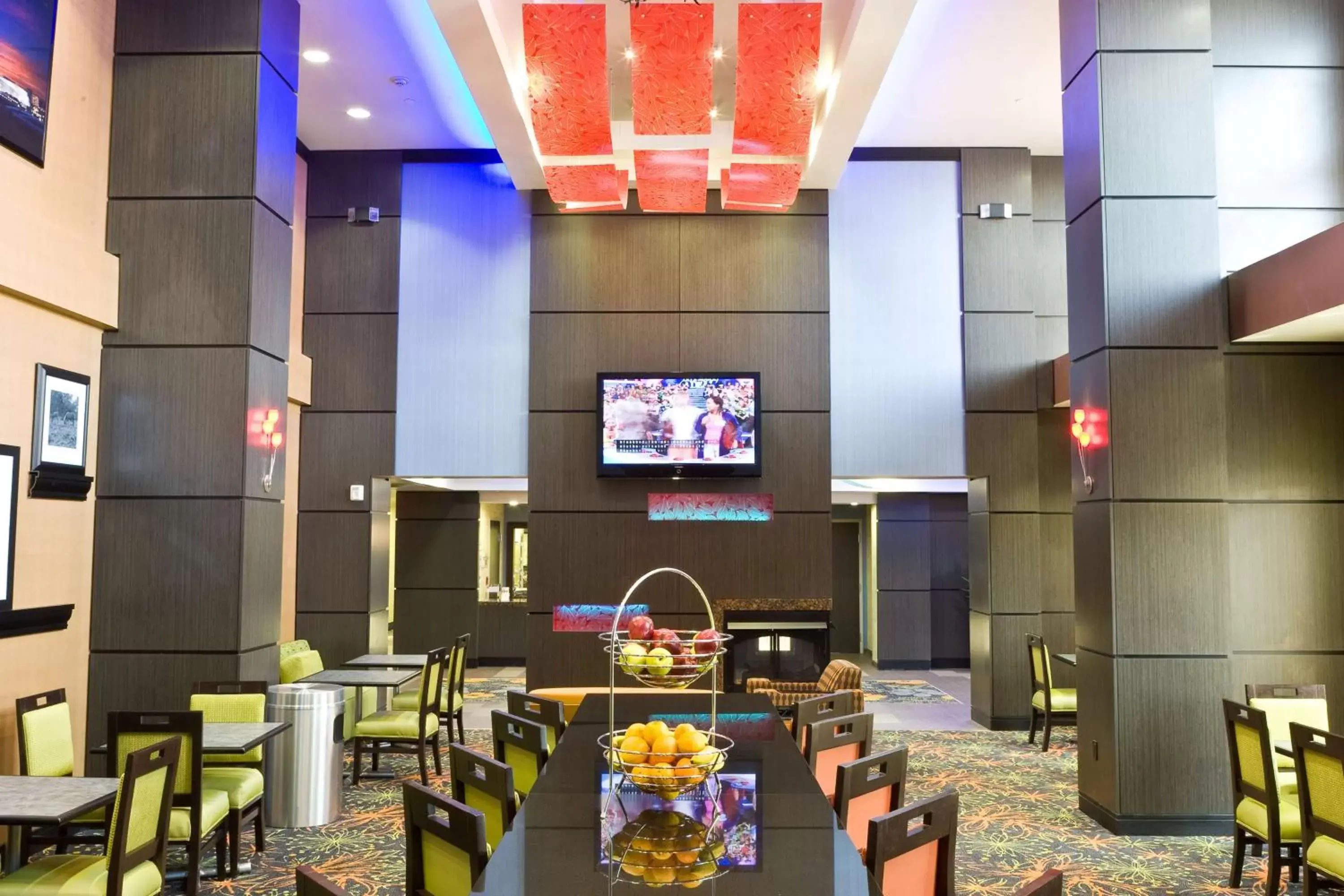 Lobby or reception, Restaurant/Places to Eat in Hampton Inn and Suites Tulsa Central