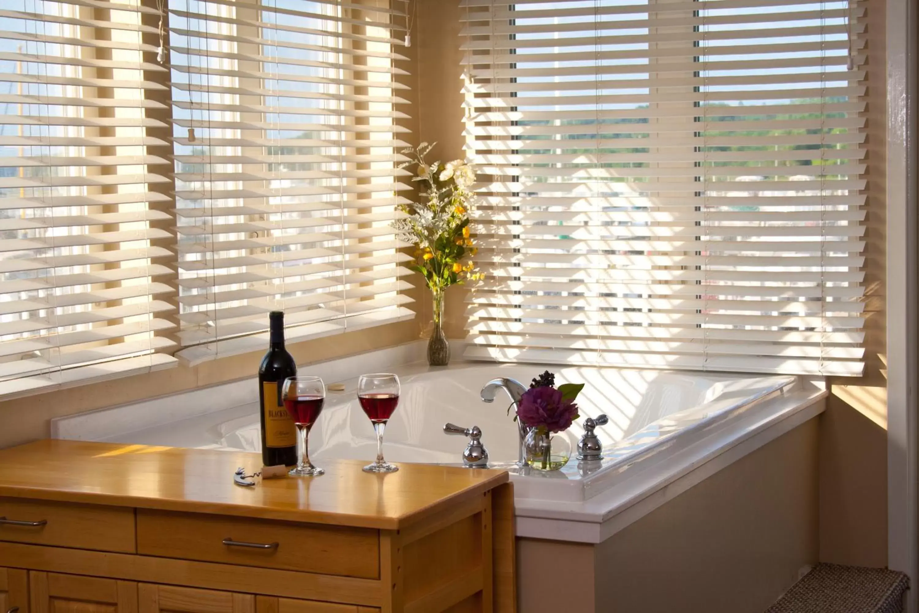 Bathroom in Weathervane Inn