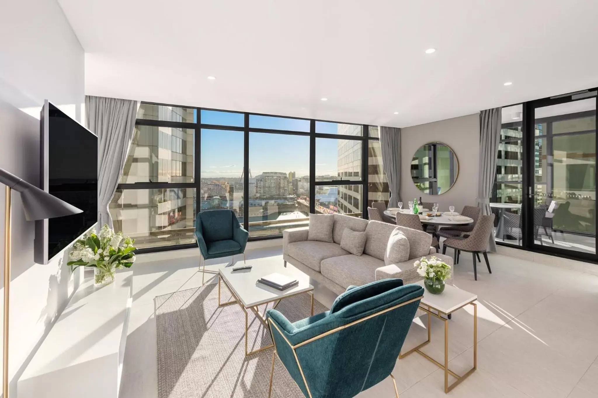 Three-Bedroom Darling Suite  in Meriton Suites Sussex Street, Sydney