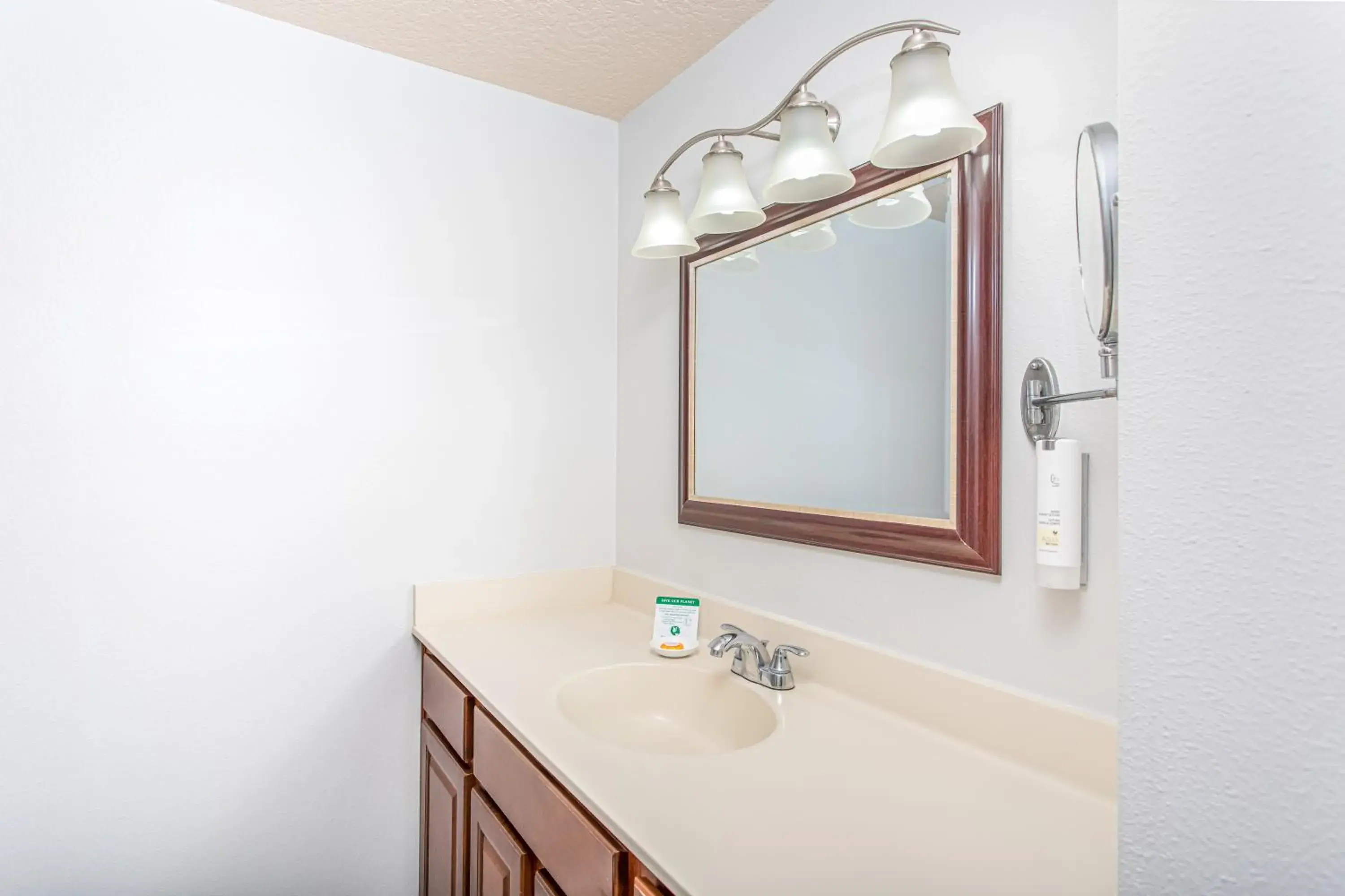 Bathroom in Seaside Amelia Inn - Amelia Island