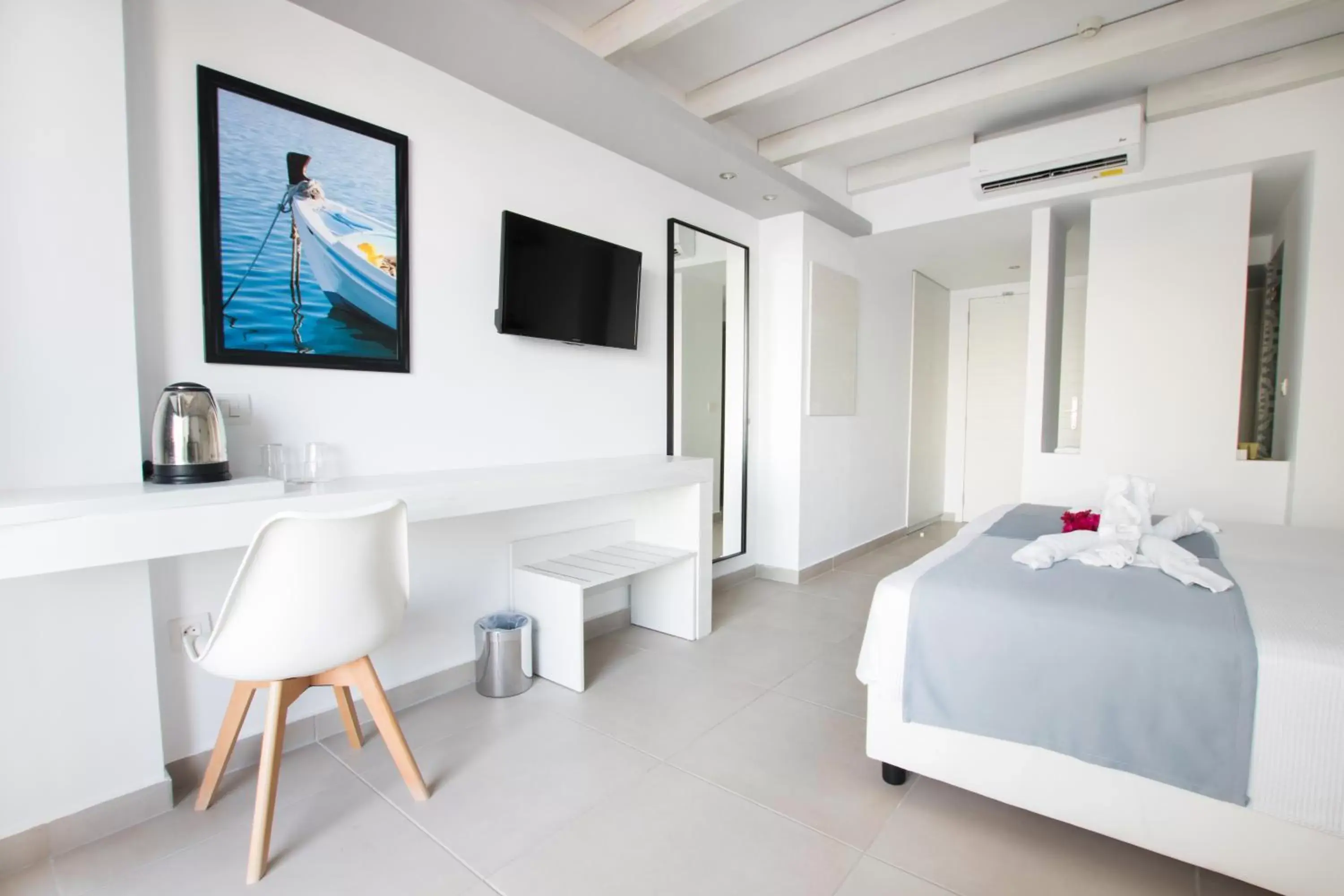 TV and multimedia, TV/Entertainment Center in Konstantinos Palace