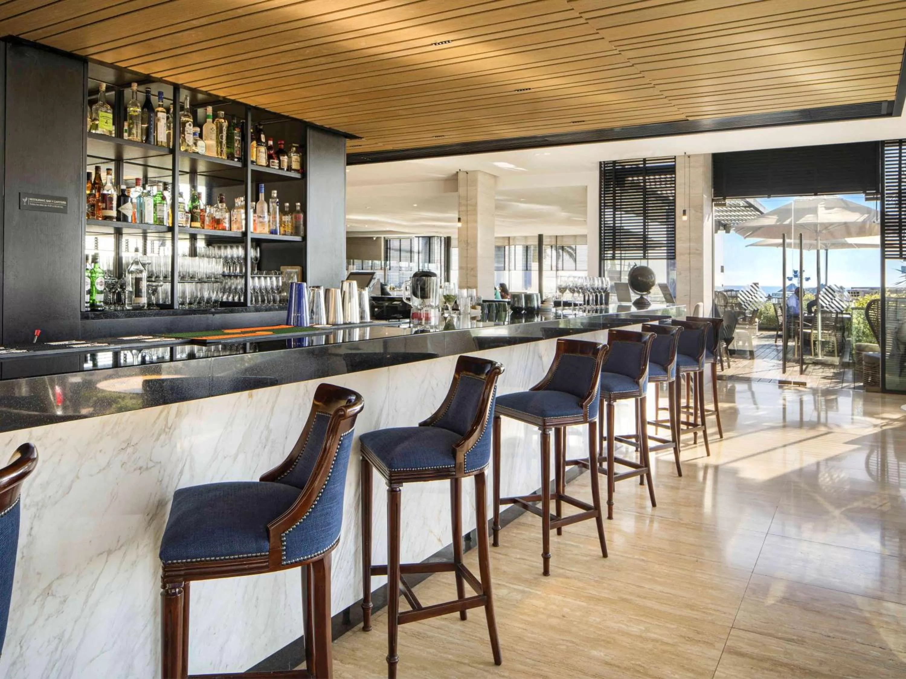 Lounge or bar in Pullman Vina del Mar San Martin