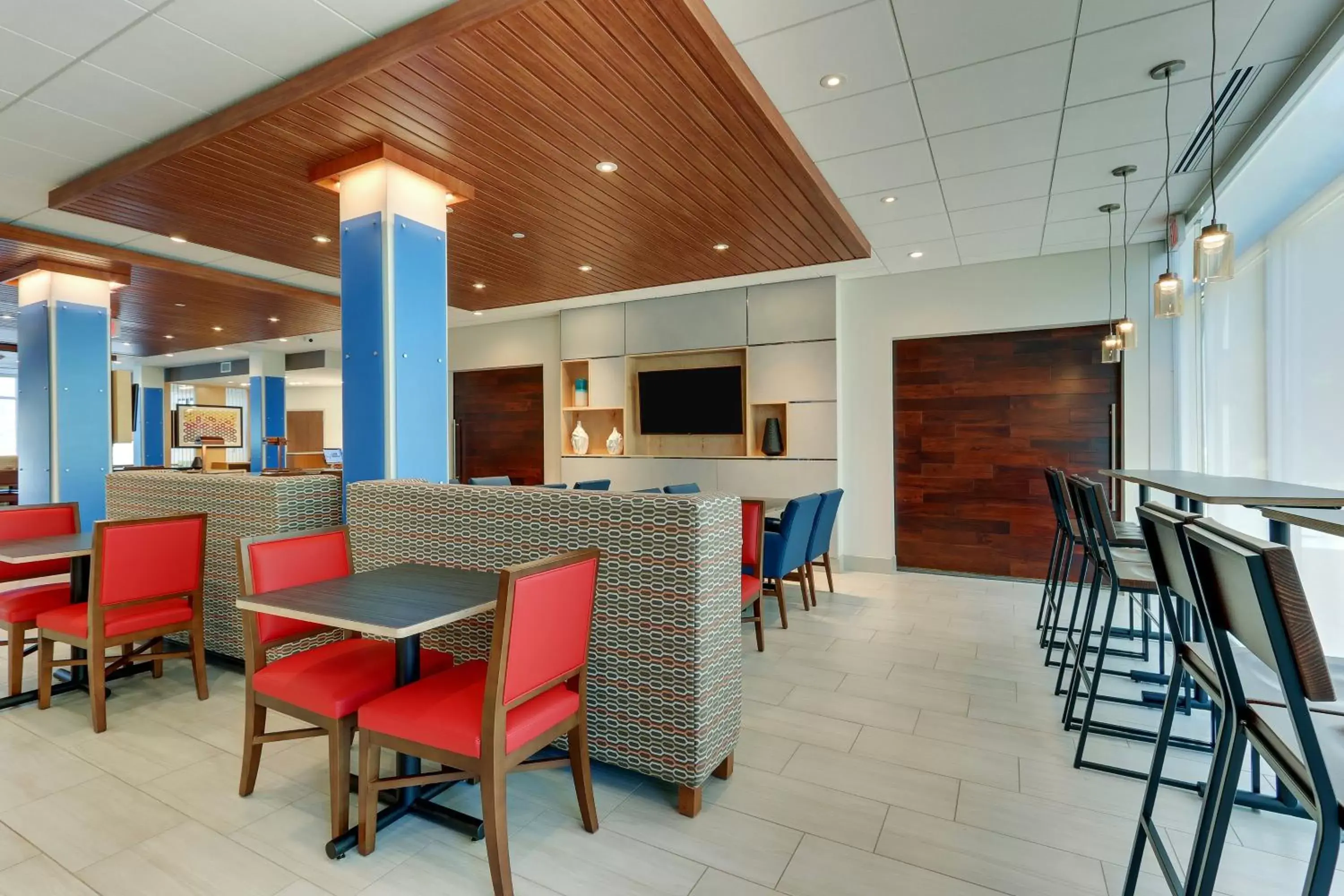 Breakfast, Restaurant/Places to Eat in Holiday Inn Express & Suites - Roanoke – Civic Center
