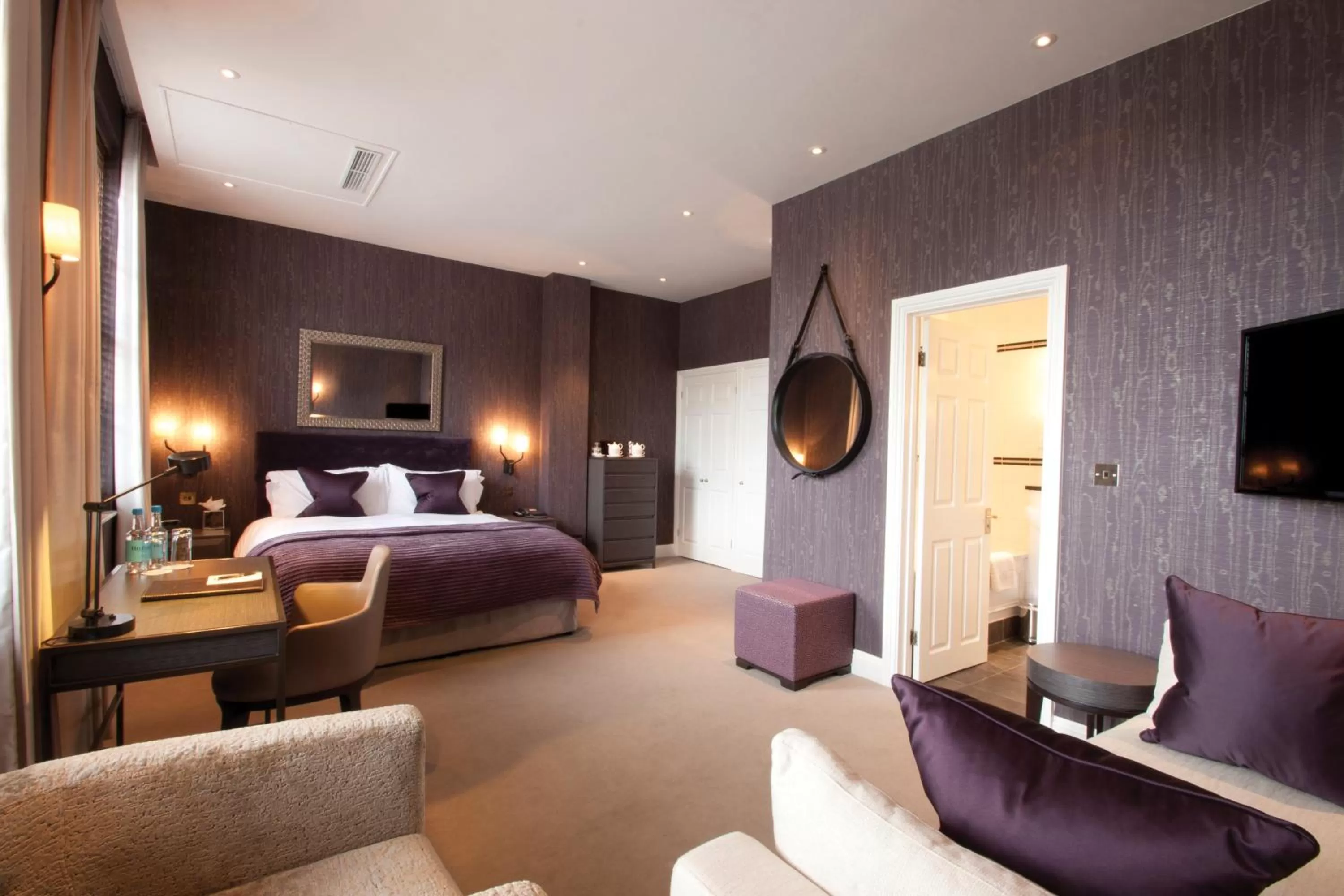 Bedroom, Bed in St Michael's Manor Hotel - St Albans