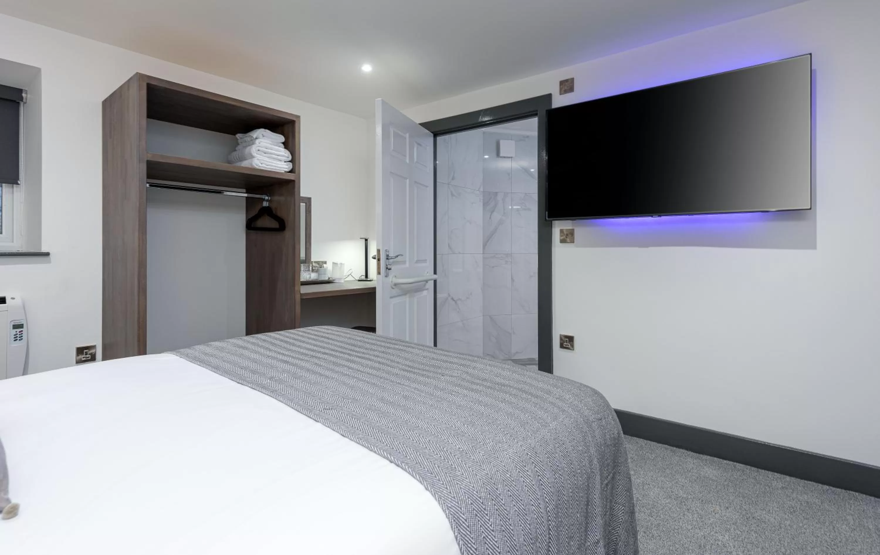 Bedroom, Bed in The Stanley Hotel