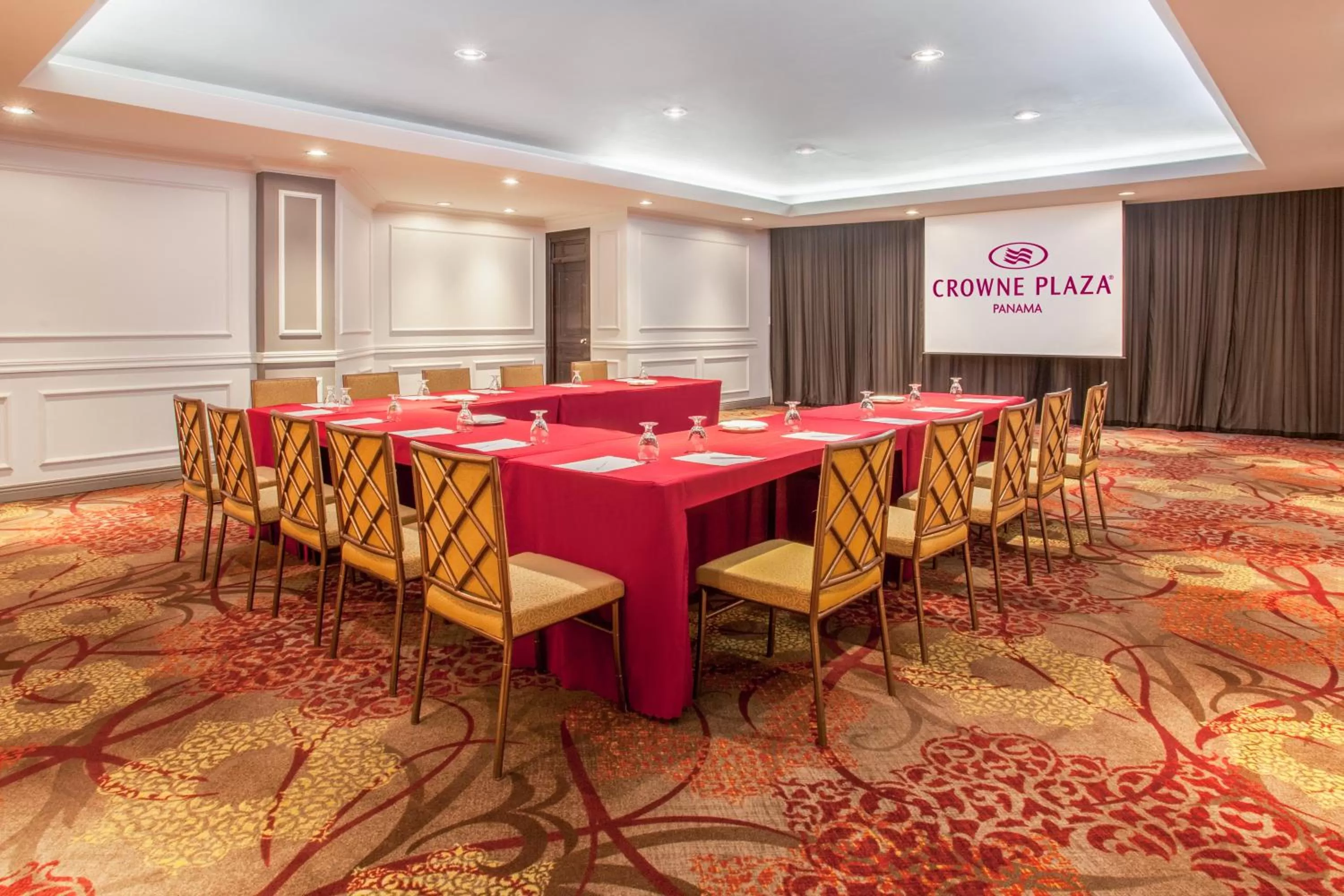 Meeting/conference room in Crowne Plaza Panama by IHG