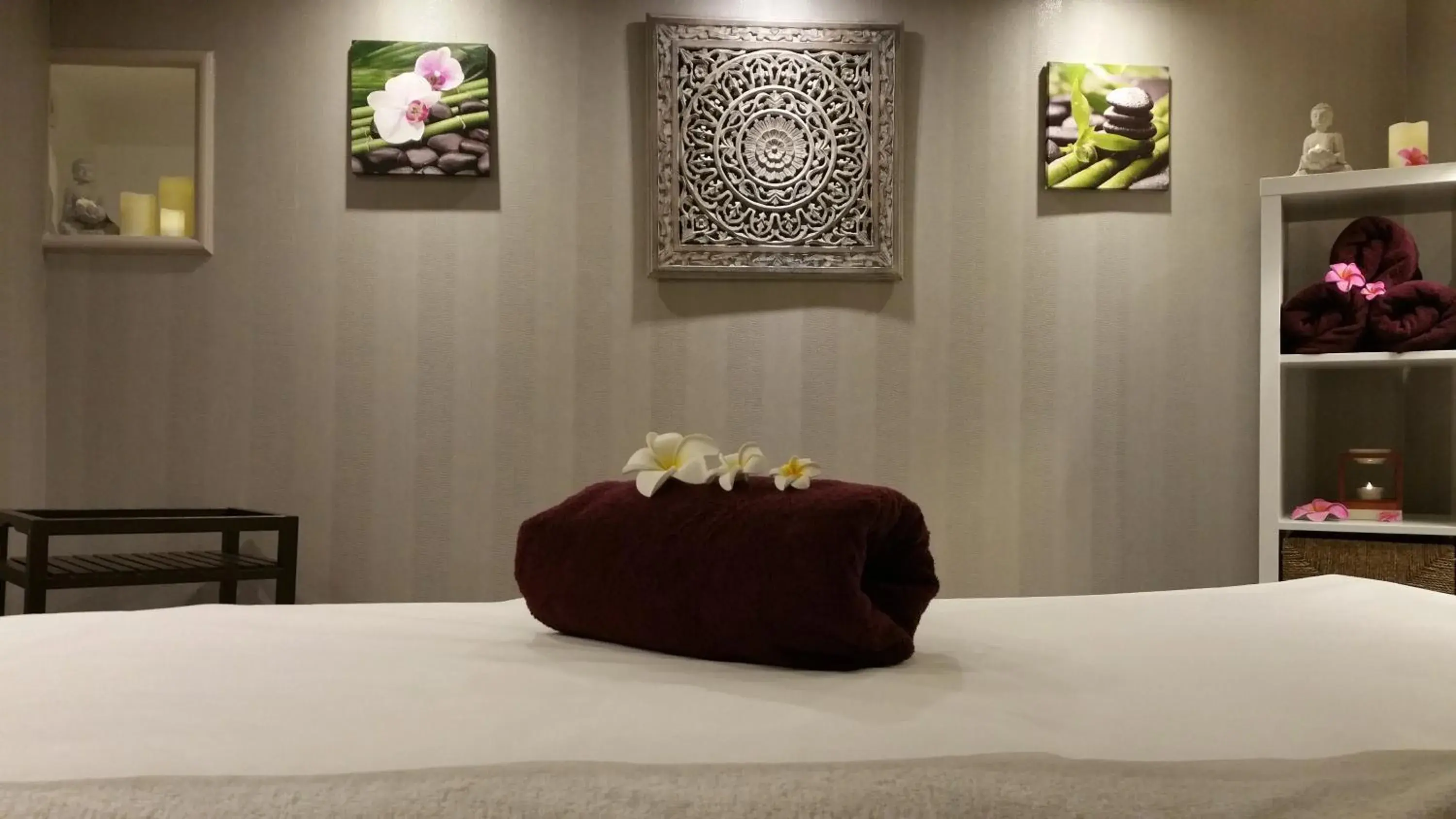 Massage, Bed in Le Trophée By M Hôtel Spa