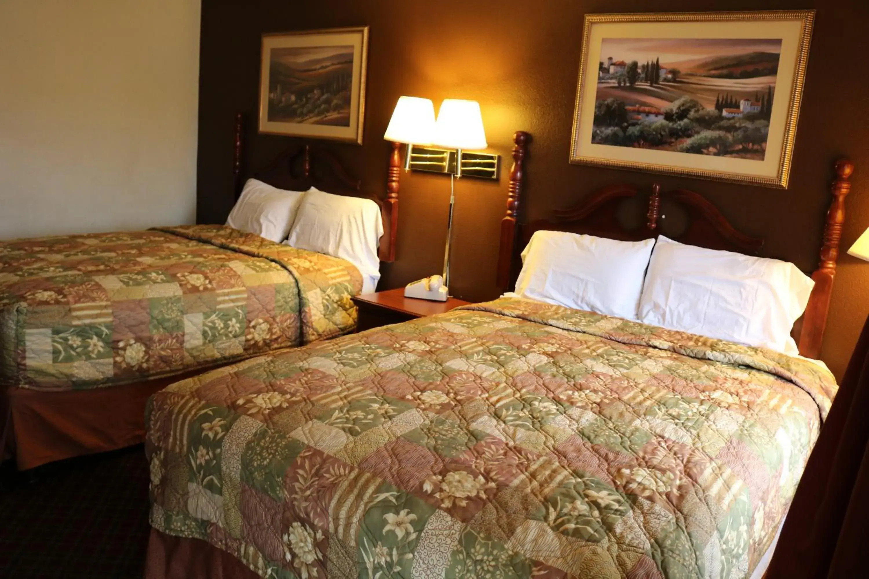 Bed in Battlefield Inn Springfield Bed in Battlefield Inn Springfield