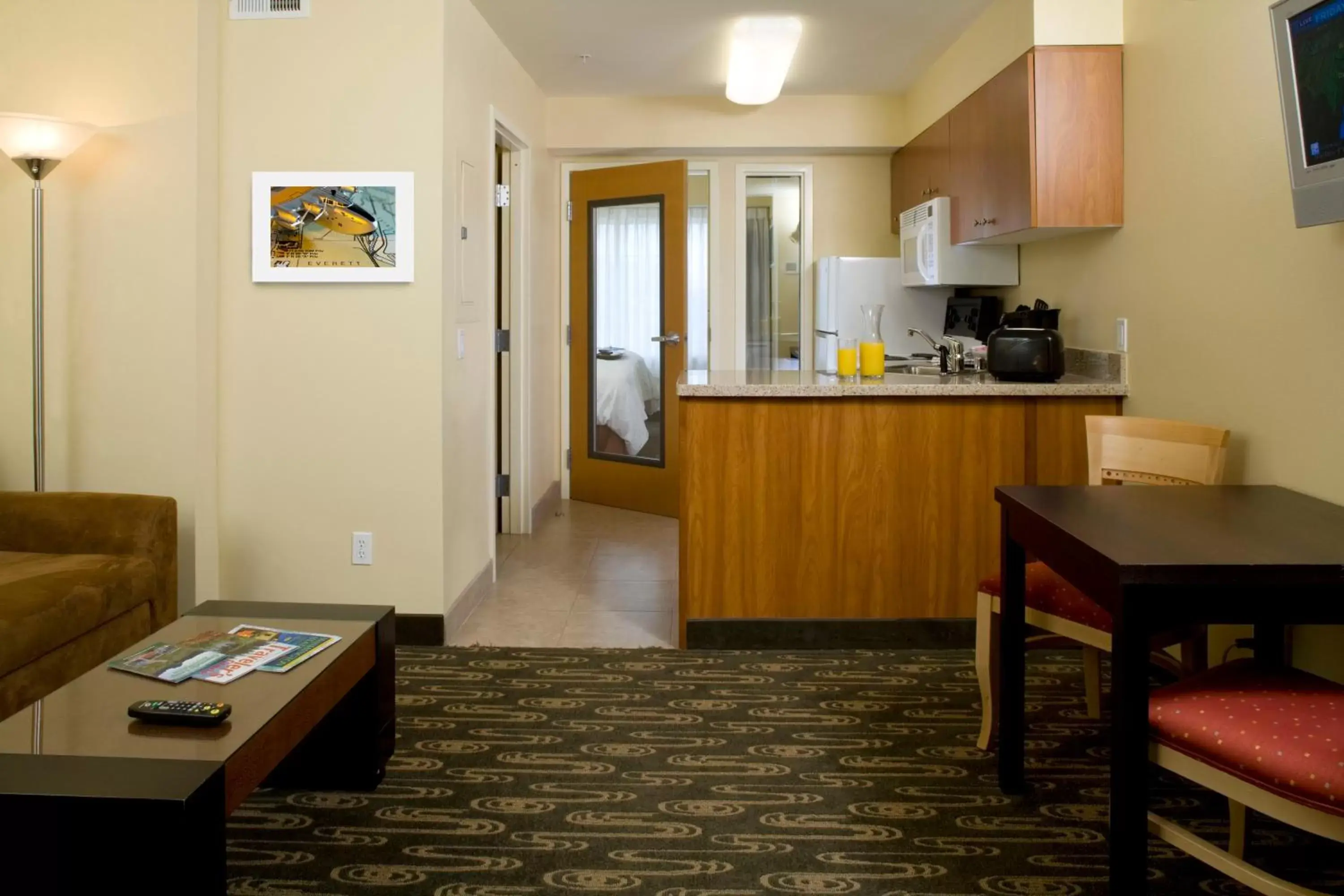 Kitchen/Kitchenette in Executive Residency by Best Western Navigator Inn & Suites