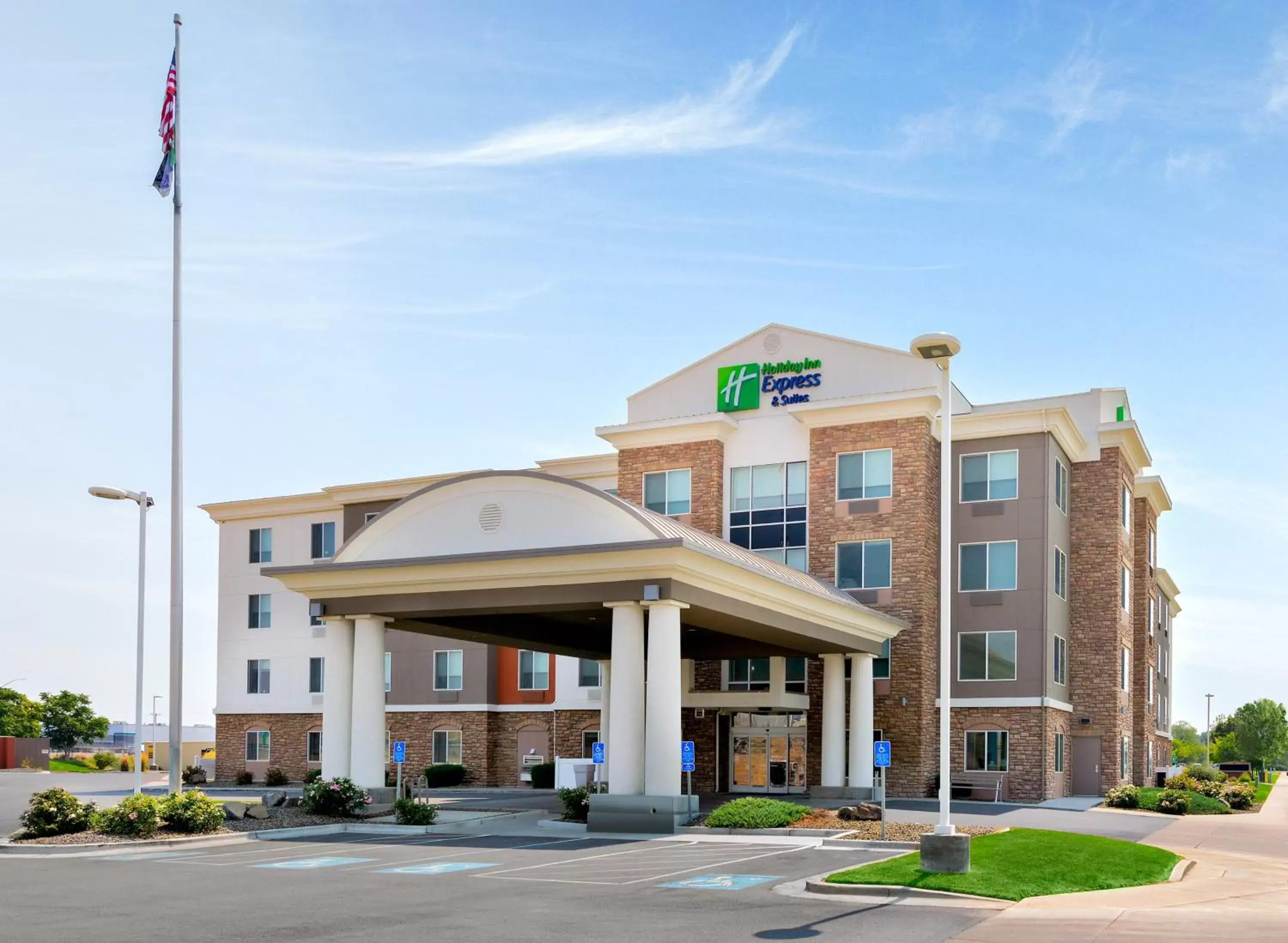 Property Building in Holiday Inn Express Hotel & Suites Ontario, an IHG Hotel