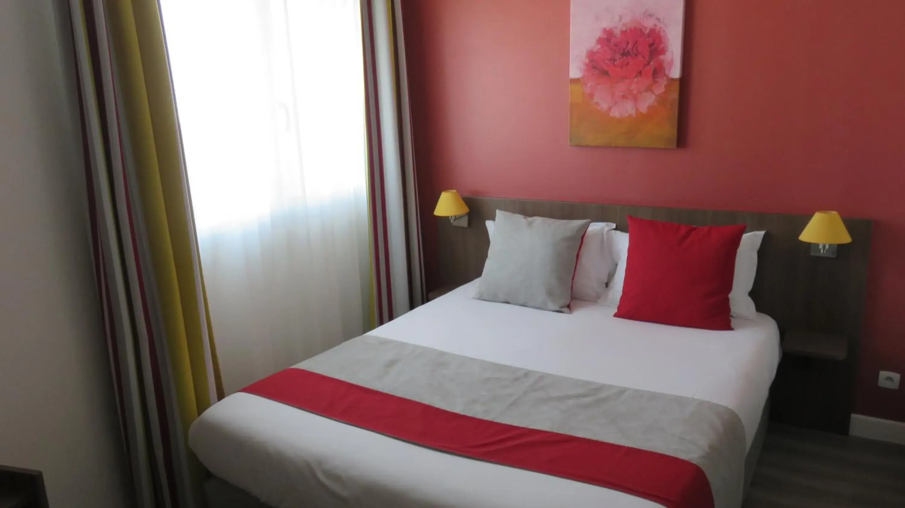 Bedroom, Bed in Appart-Hotel Mer & Golf City Perpignan Centre