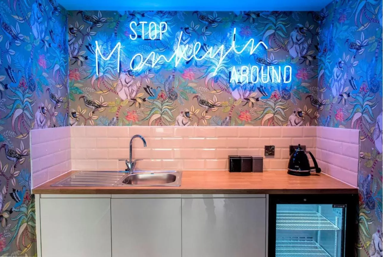 Kitchen or kitchenette in The Shankly Hotel