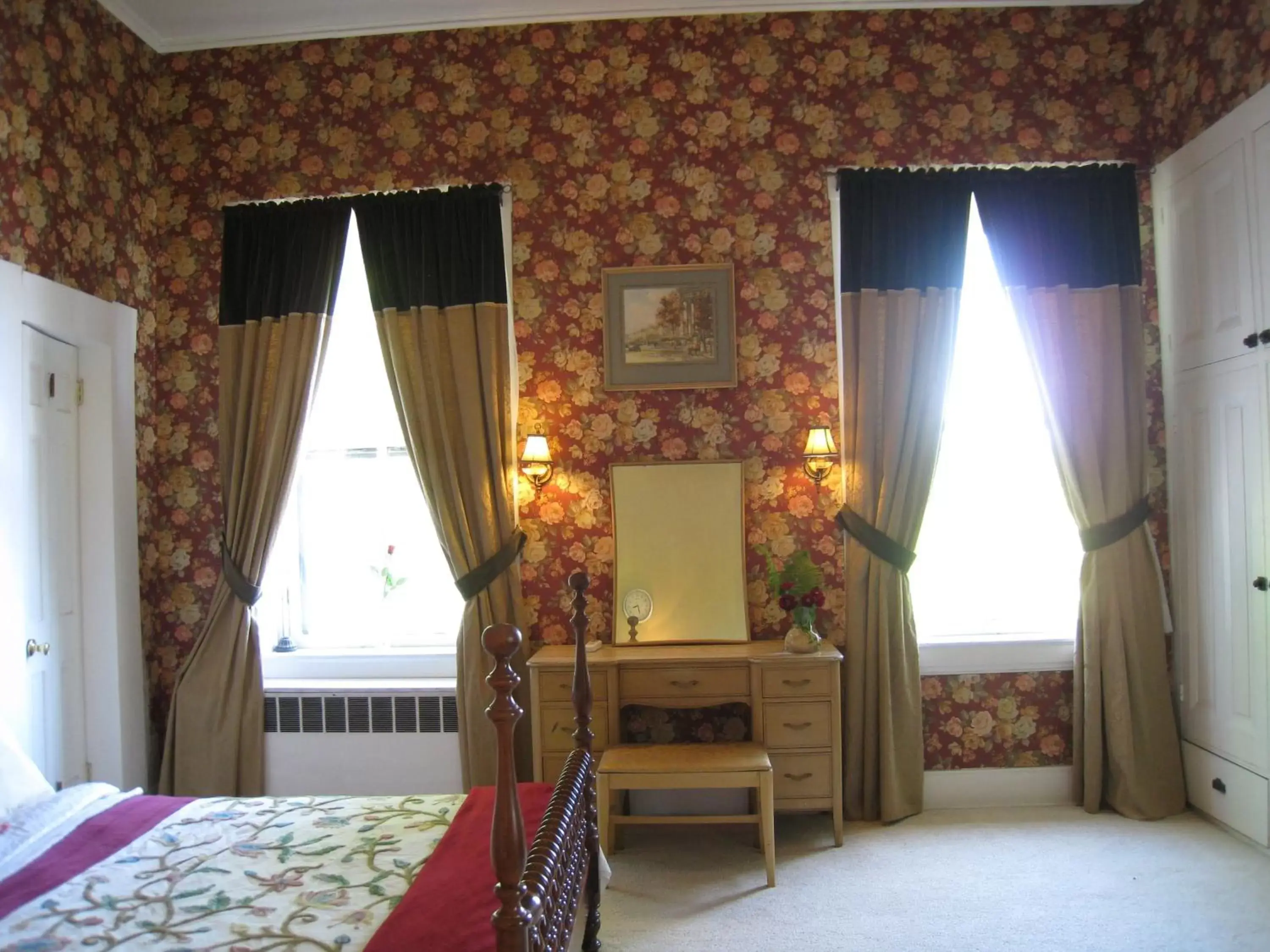 Decorative detail, Bed in Allegheny Street Bed & Breakfast