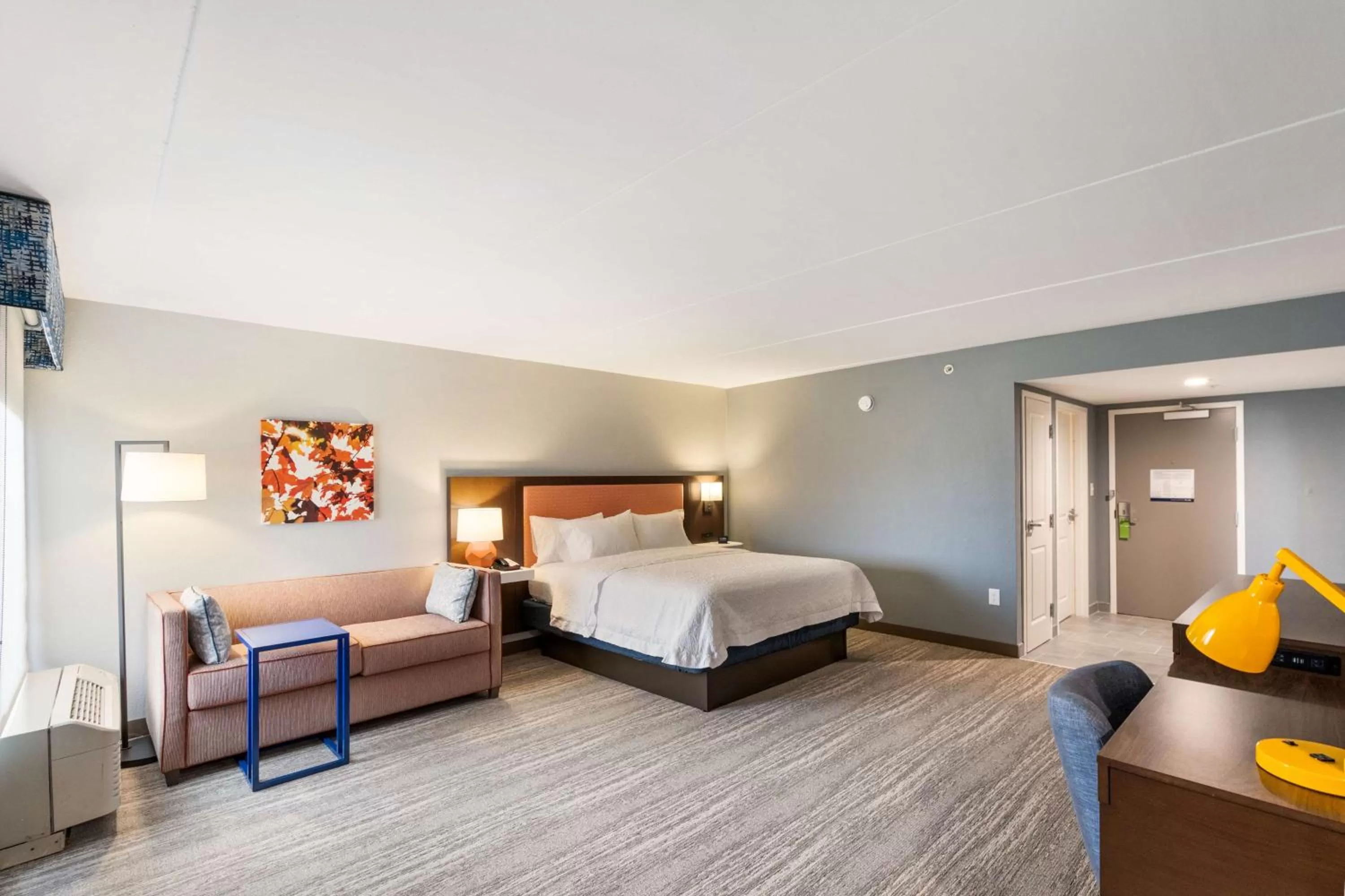 Bed in Hampton Inn Winchester