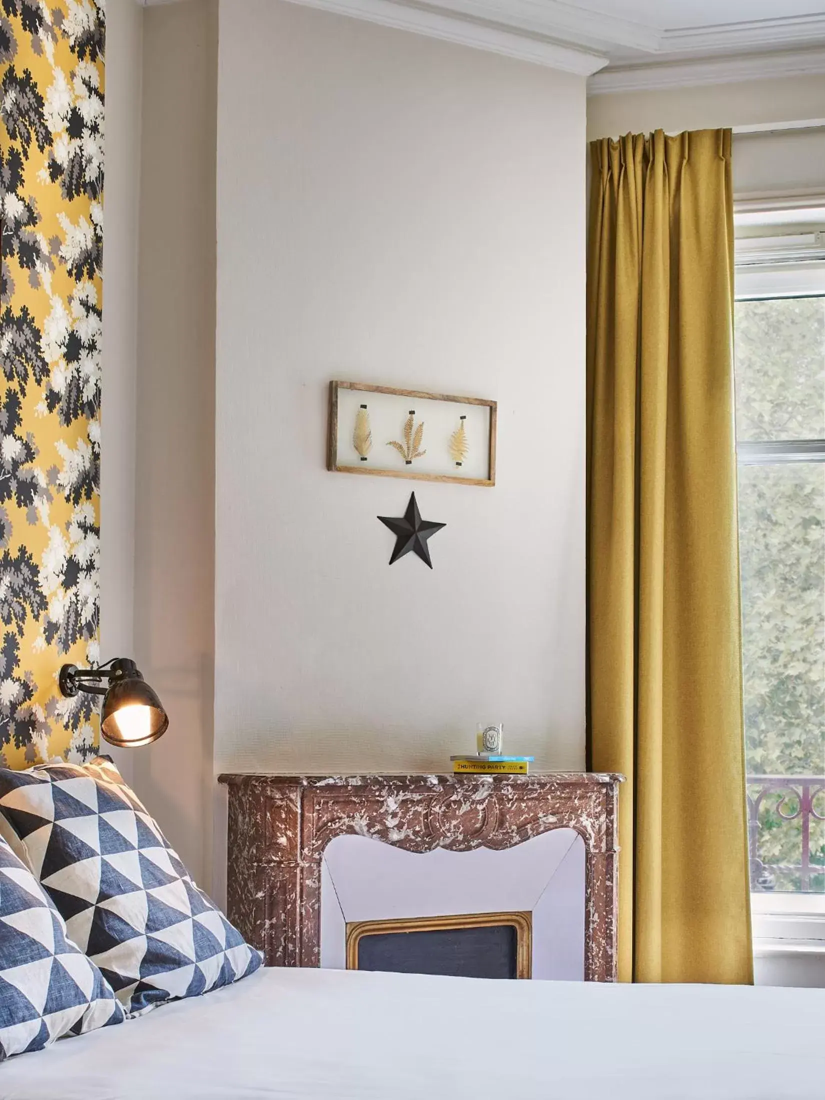 Bed in Hôtel Stanley by HappyCulture Bed in Hôtel Stanley by HappyCulture