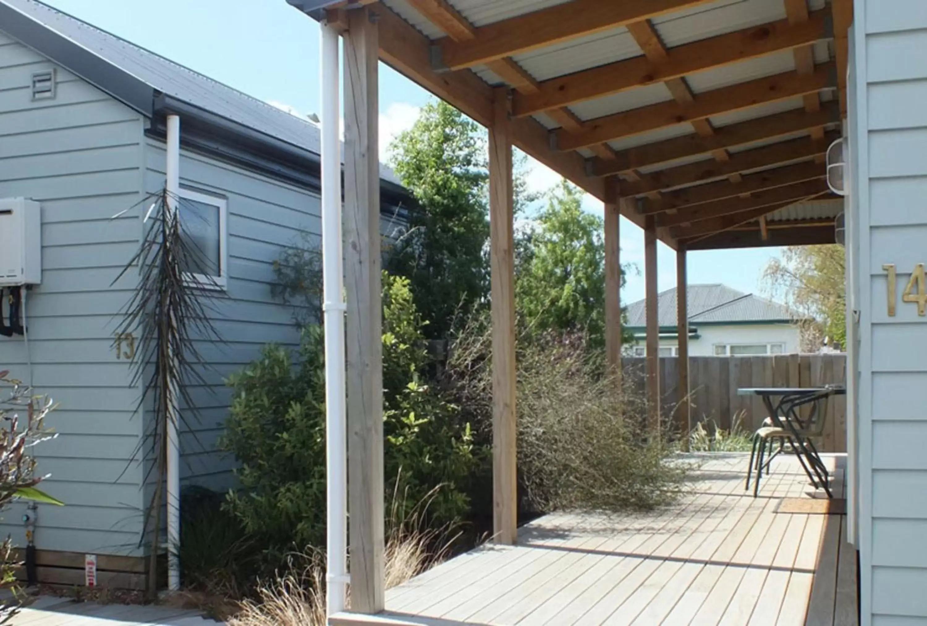 Patio in Cranford Cottages and Motel