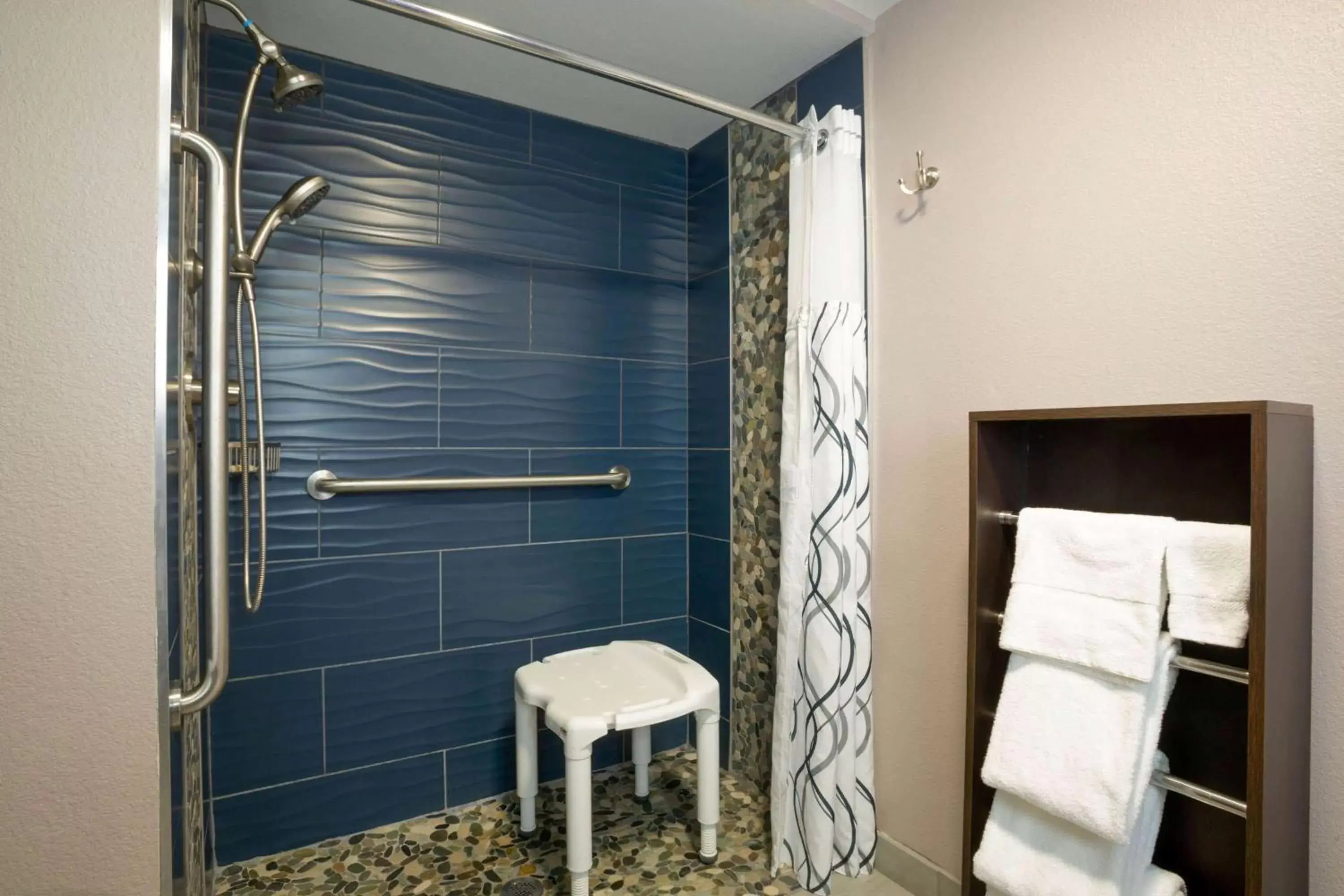 Shower, Bathroom in La Quinta by Wyndham Branson