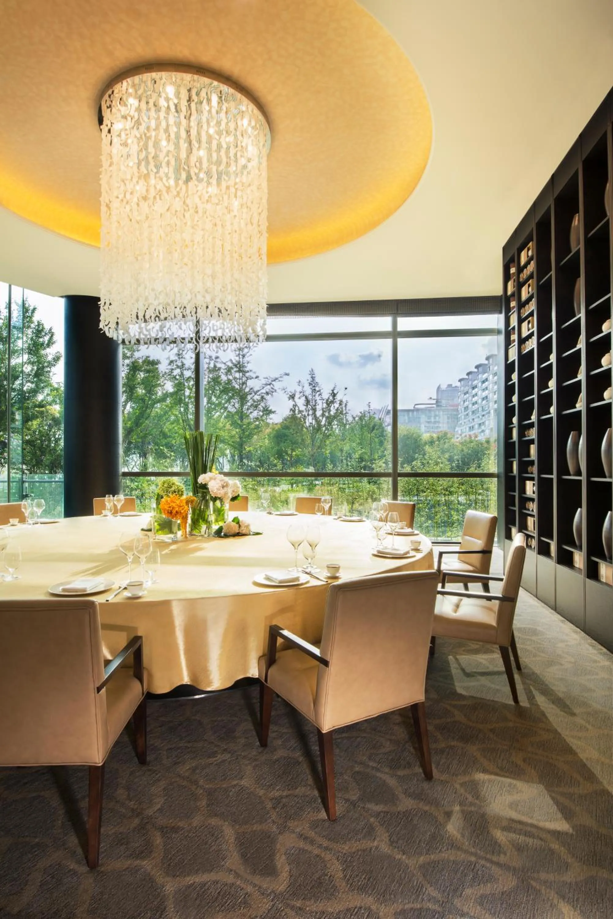 Restaurant/places to eat in Banyantree Shanghai On the Bund - Tales rooftop bar boasts a jaw-dropping panoramic vista