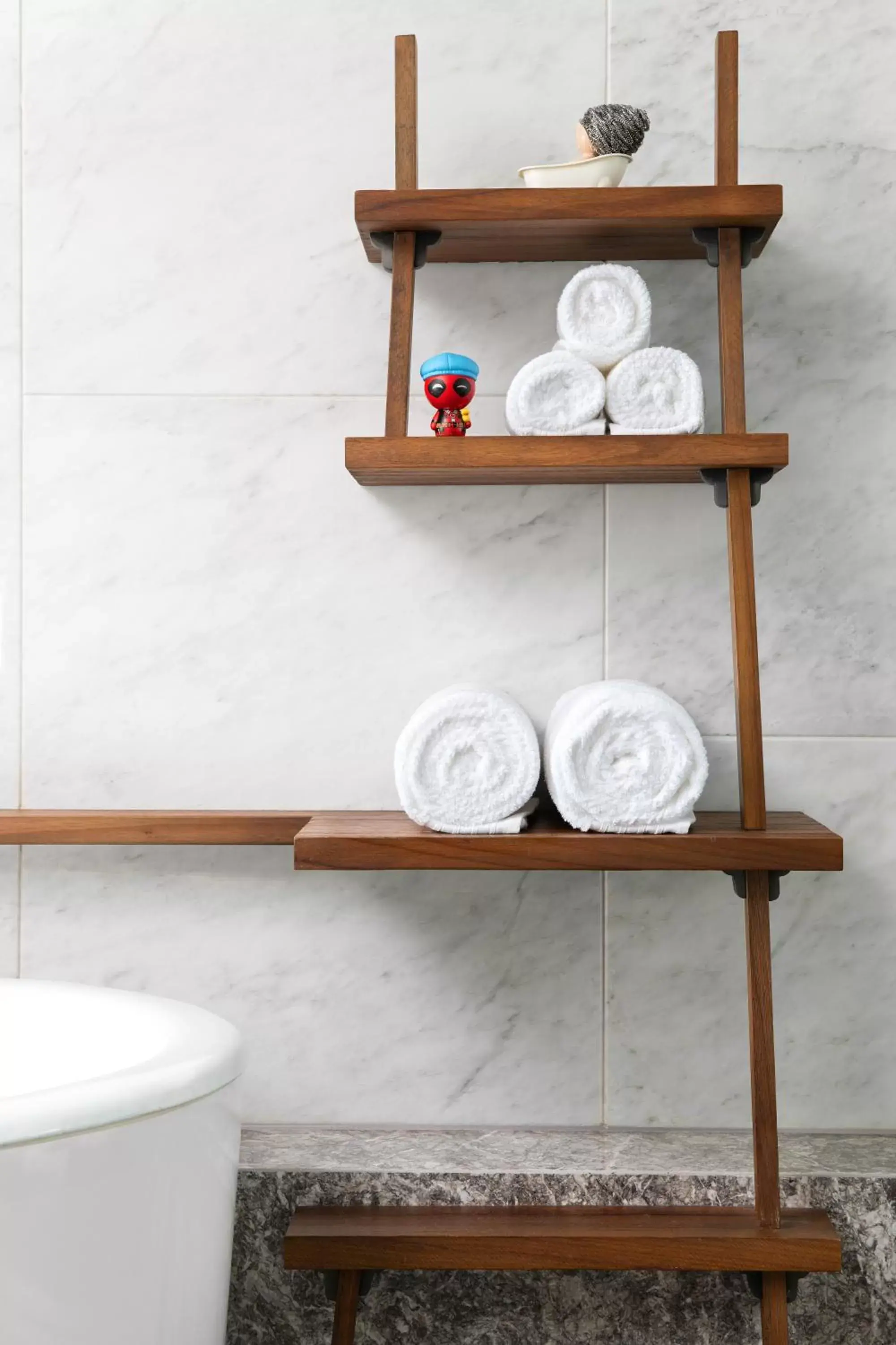 towels, Bathroom in Renaissance Xi'an Hotel