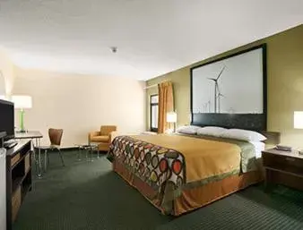 Photo of the whole room, Bed in Super 8 by Wyndham Columbia City