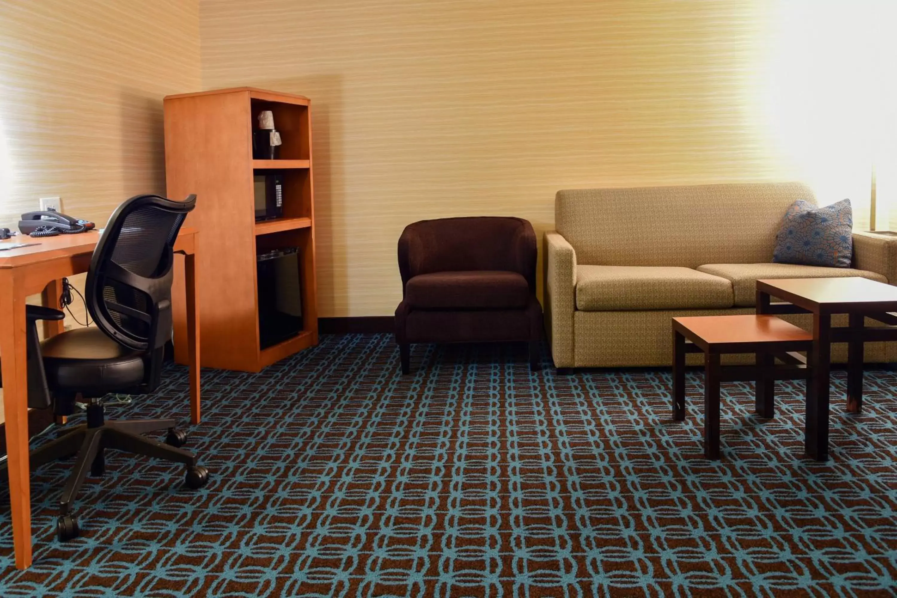 Bedroom, Seating Area in Fairfield Inn Hartford Airport