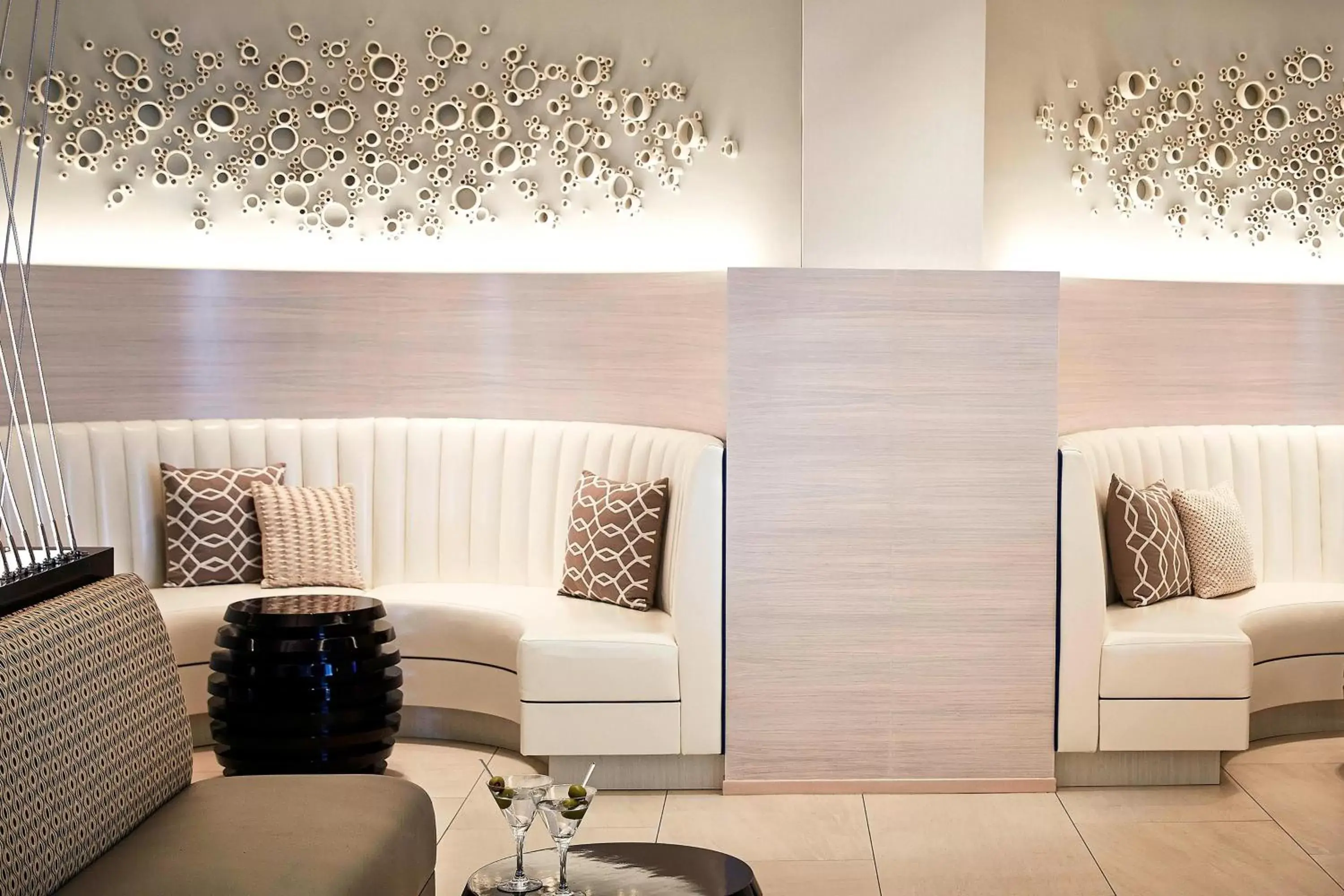 Lounge or bar in Irvine Marriott