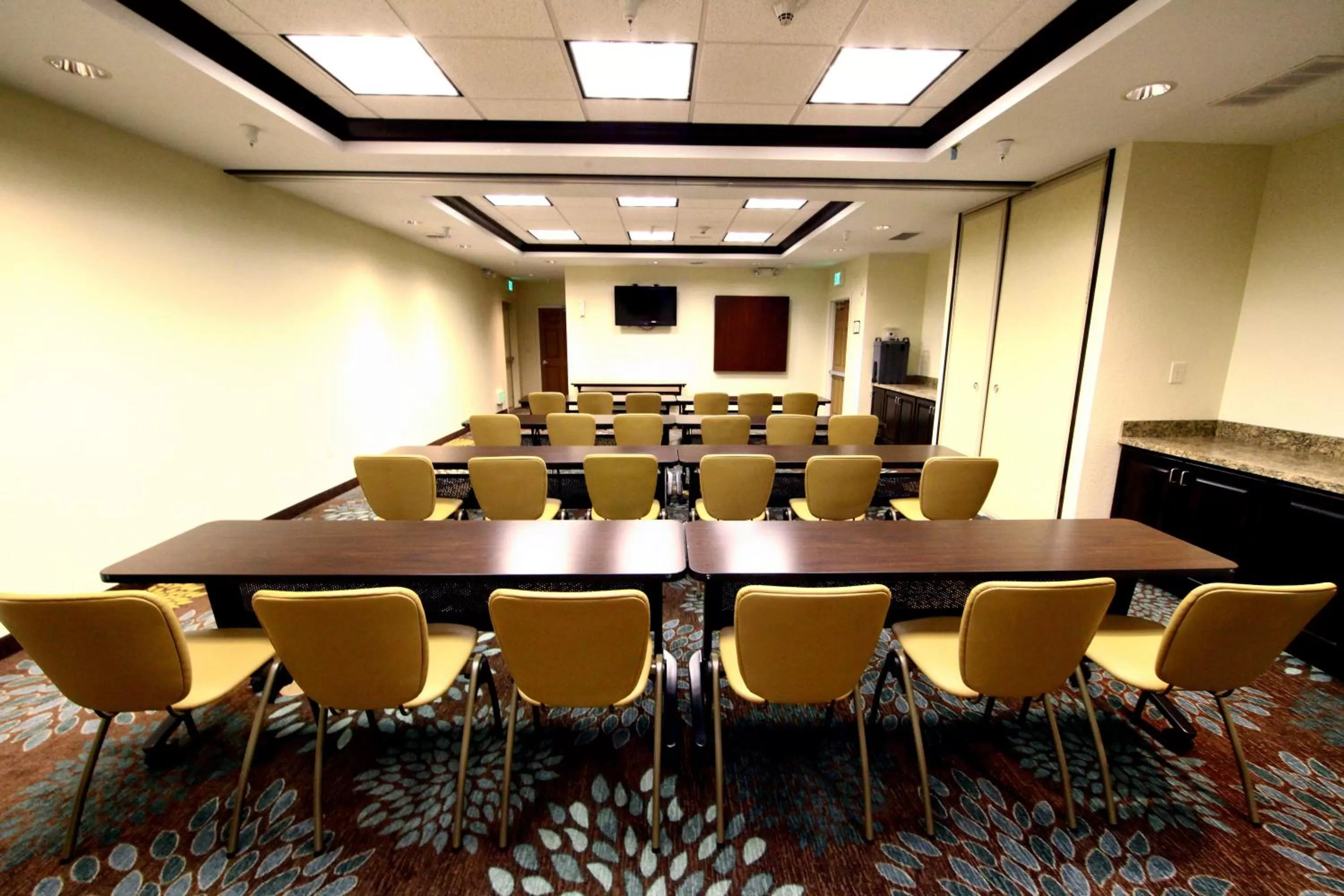 Meeting/conference room in Staybridge Suites Minot by IHG