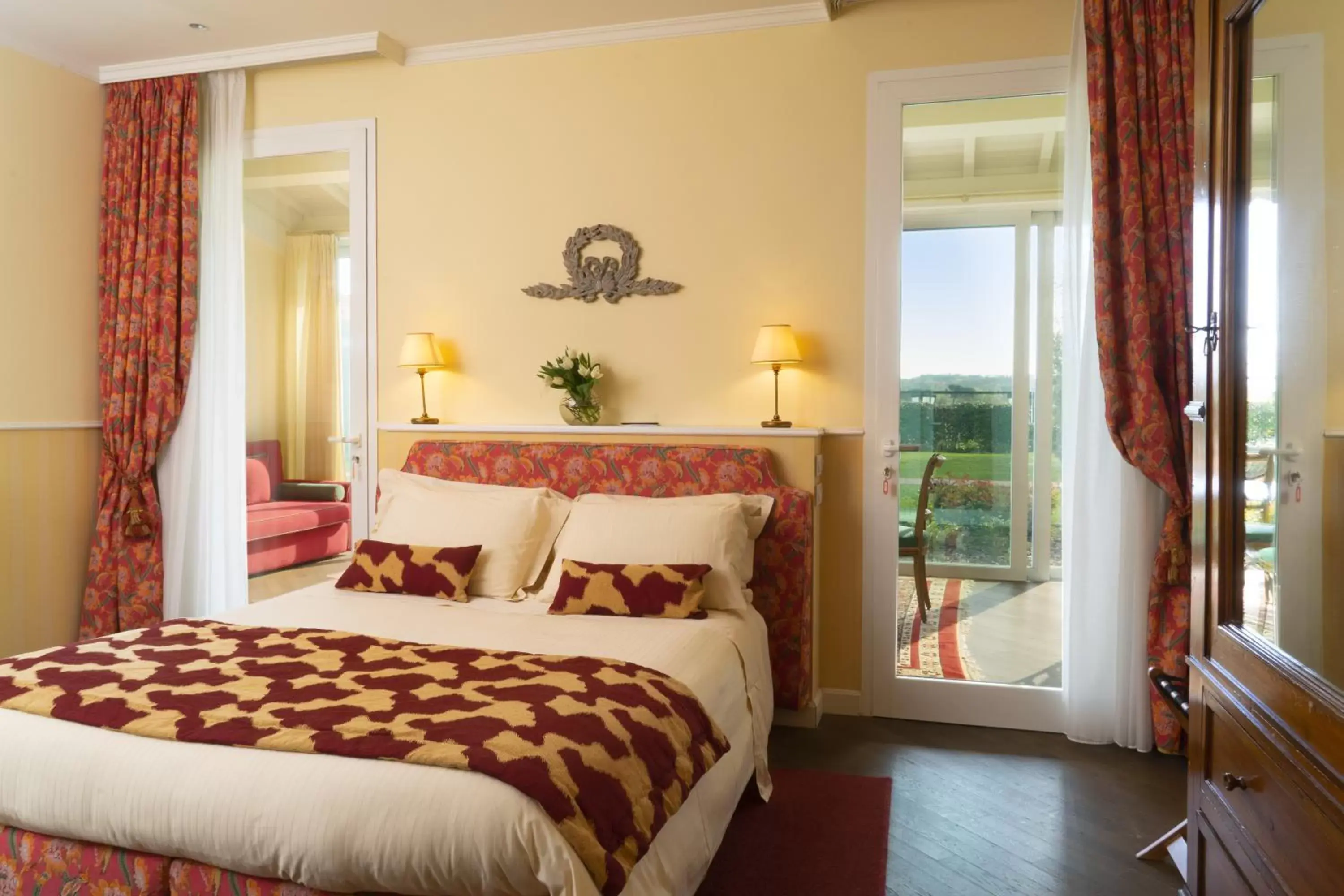 Patio, Bed in Villa Abbondanzi Resort