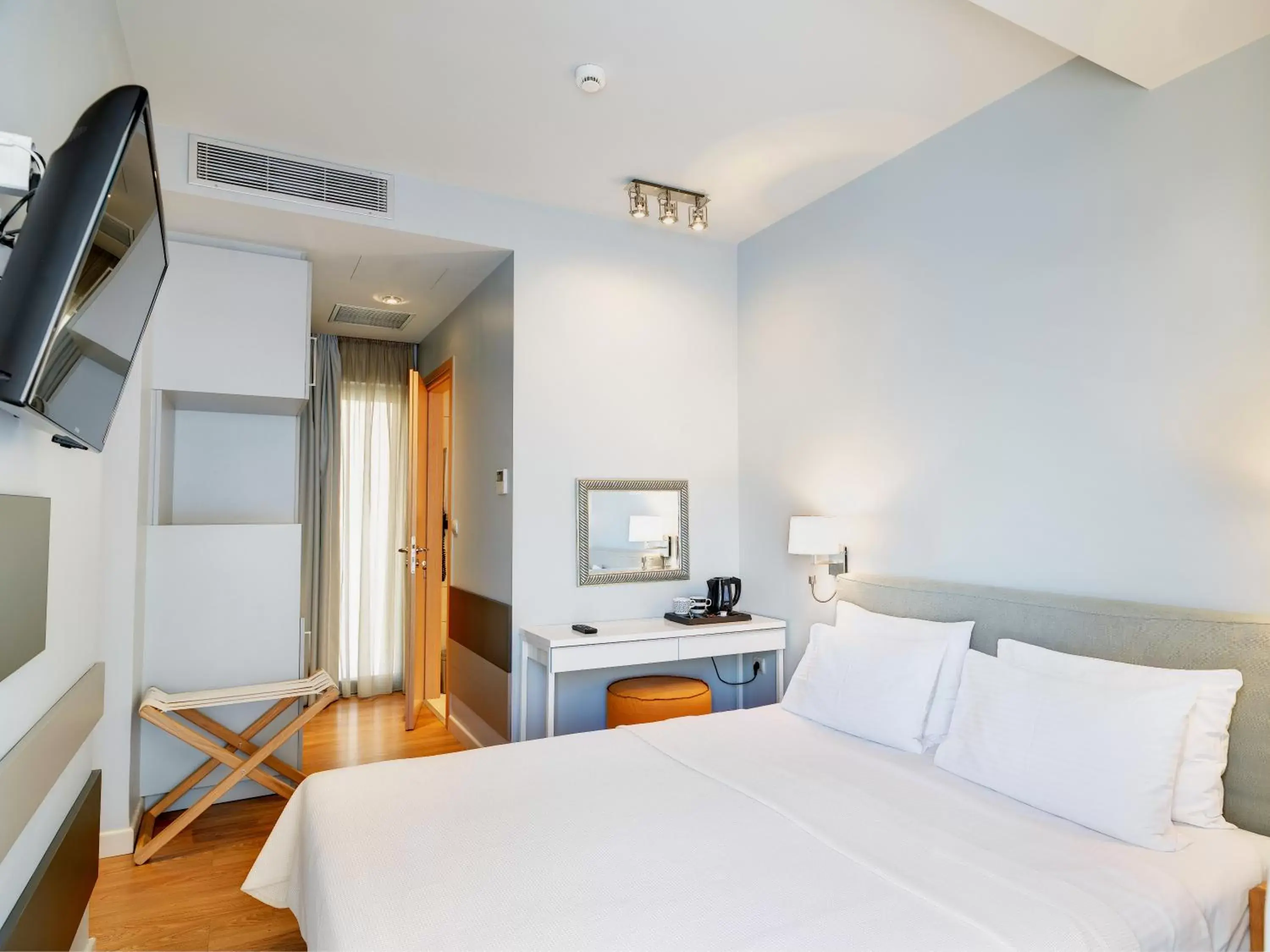 Photo of the whole room, Bed in Phidias Piraeus Hotel