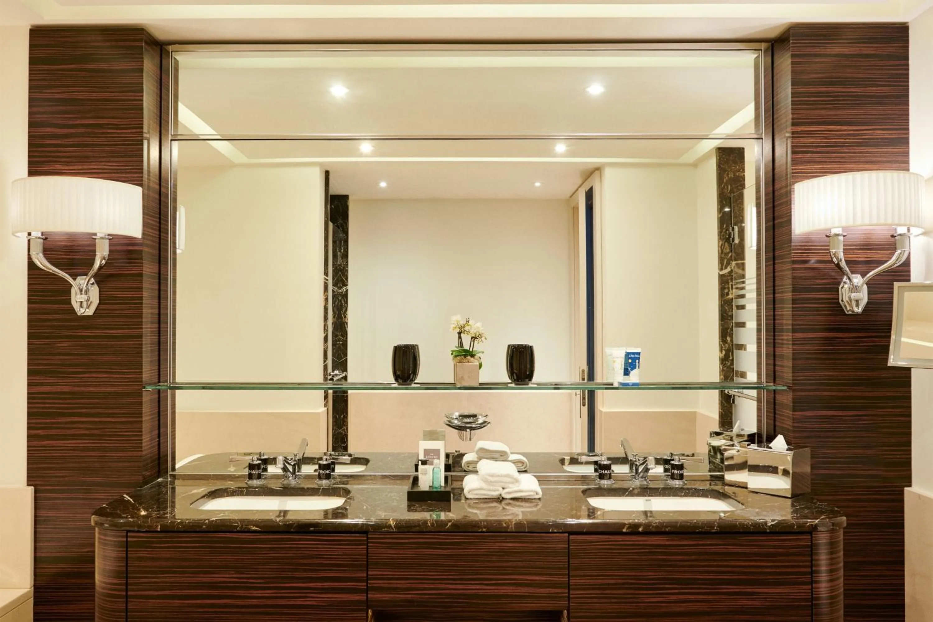 Bathroom in Prince de Galles, a Luxury Collection hotel, Paris