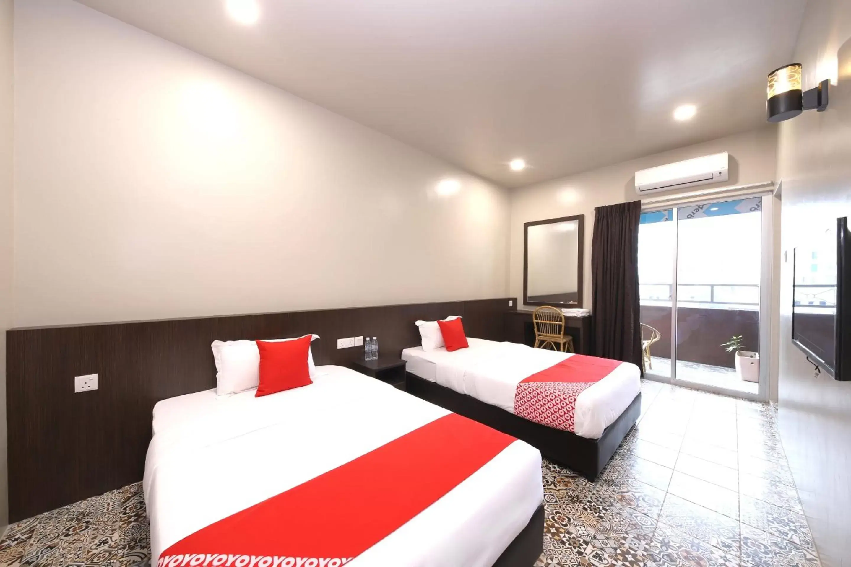 Bedroom, Bed in OYO 507 Aikka Hotel