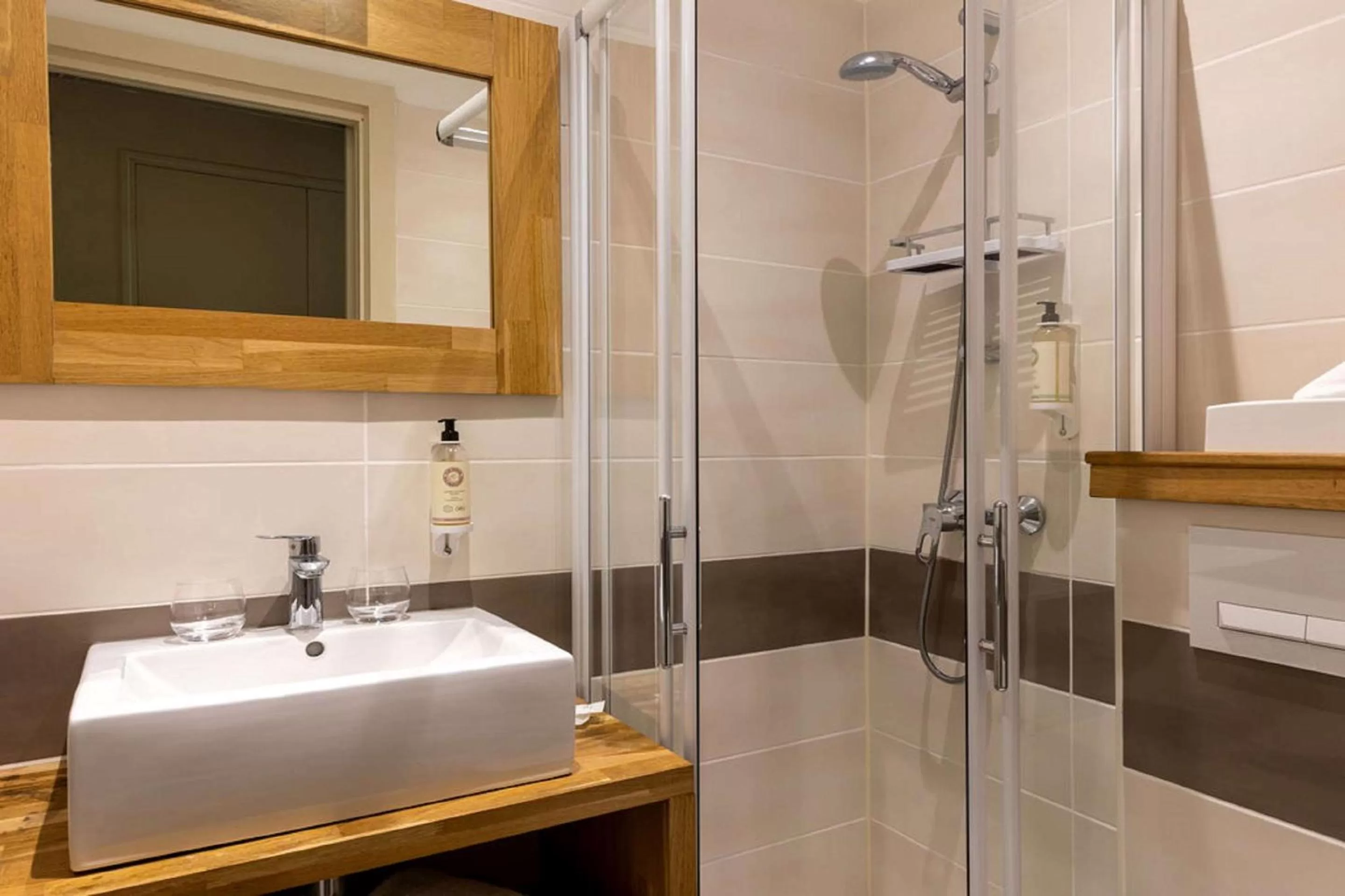 Photo of the whole room in Best Western Le Val Majour