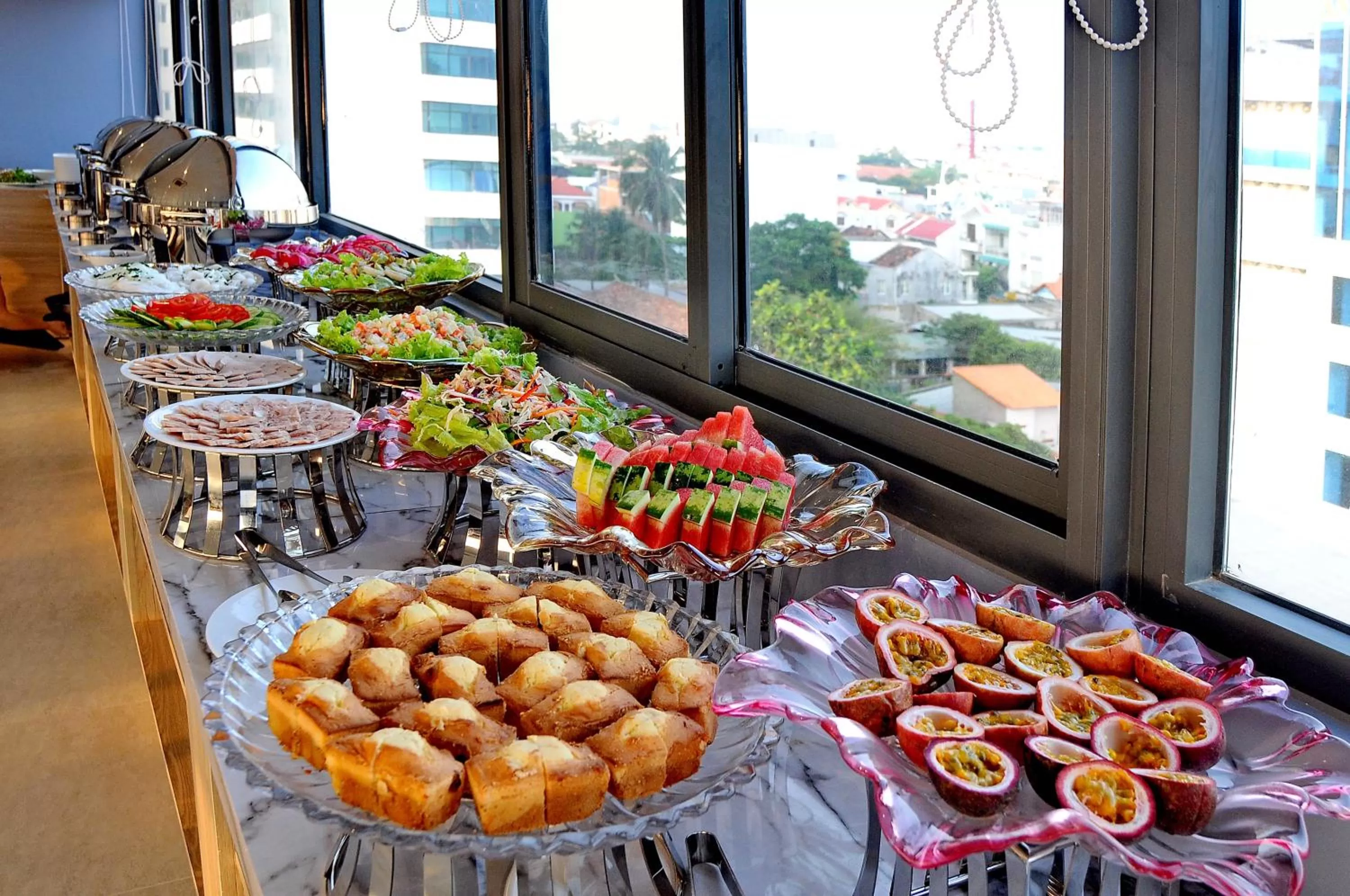 Restaurant/places to eat in Arise Seaside Hotel