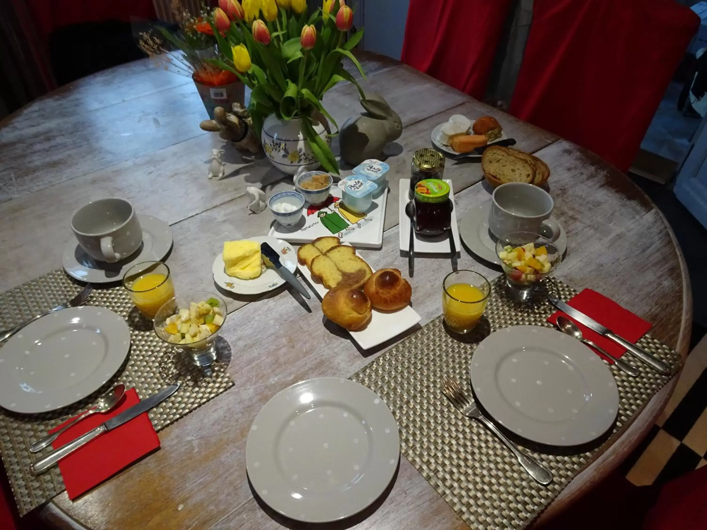 Breakfast, Dining Area in La Roseraie du Prieure