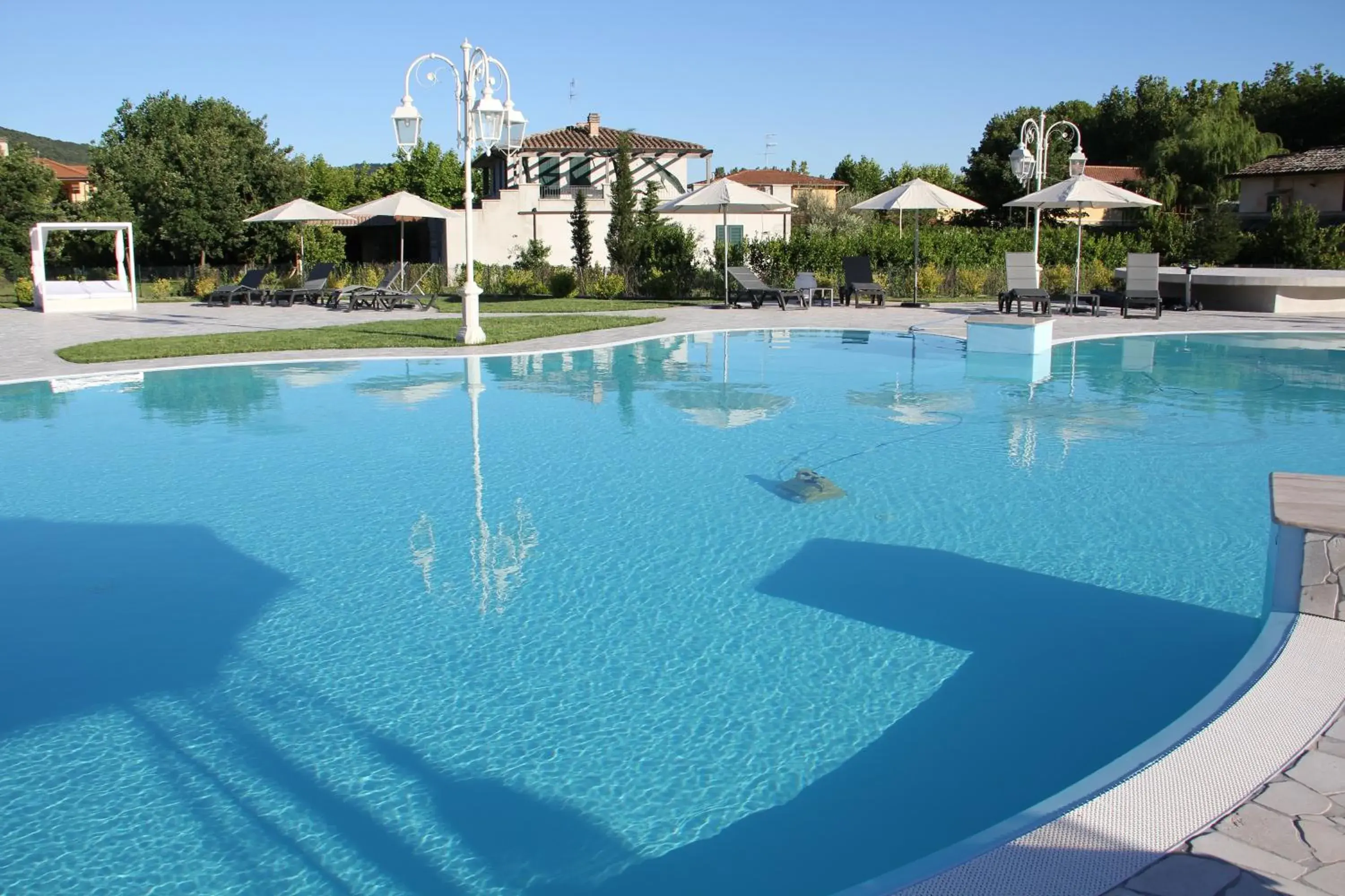 Garden view, Swimming Pool in Ludwig Boutique Hotel