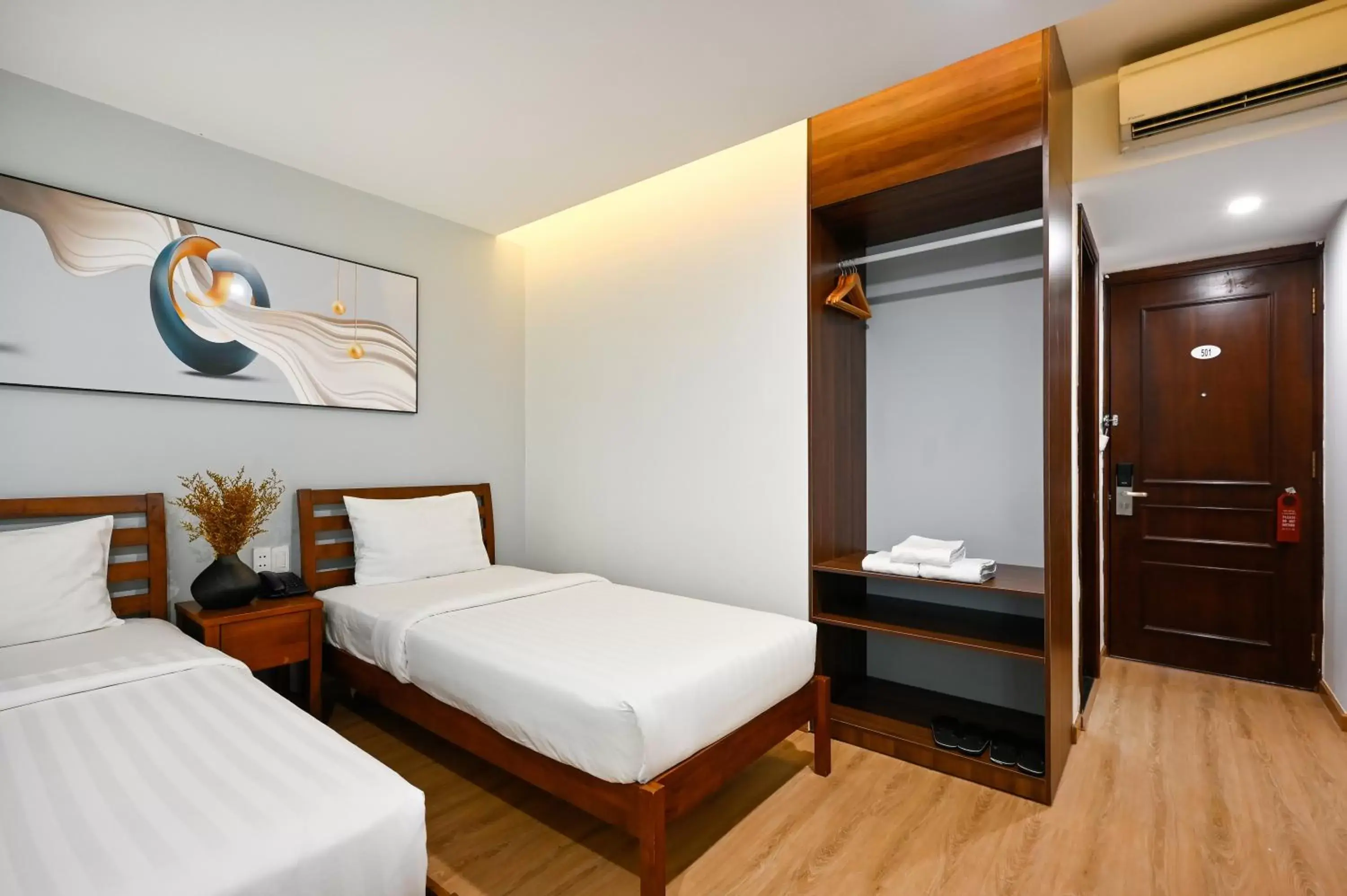 Bed in Pearl Central Hotel- Near Nguyen Hue street Bed in Pearl Central Hotel- Near Nguyen Hue street