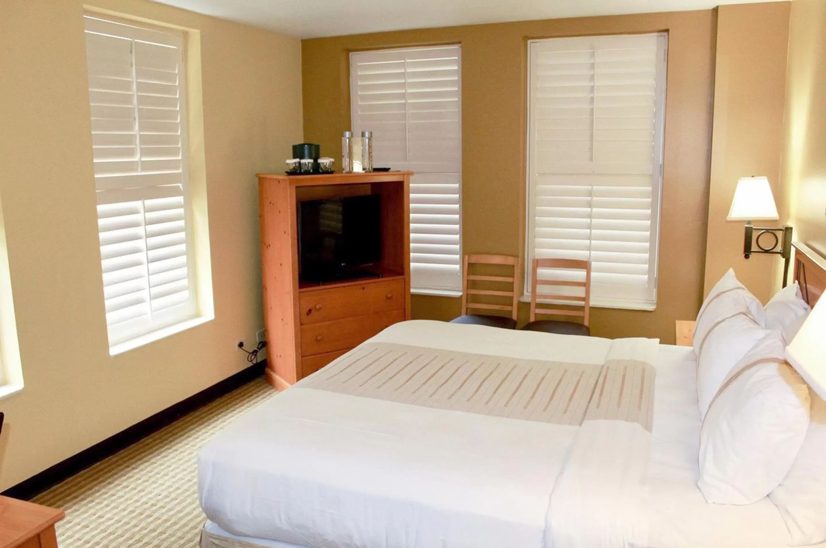 Bedroom, Bed in The Crockett Hotel