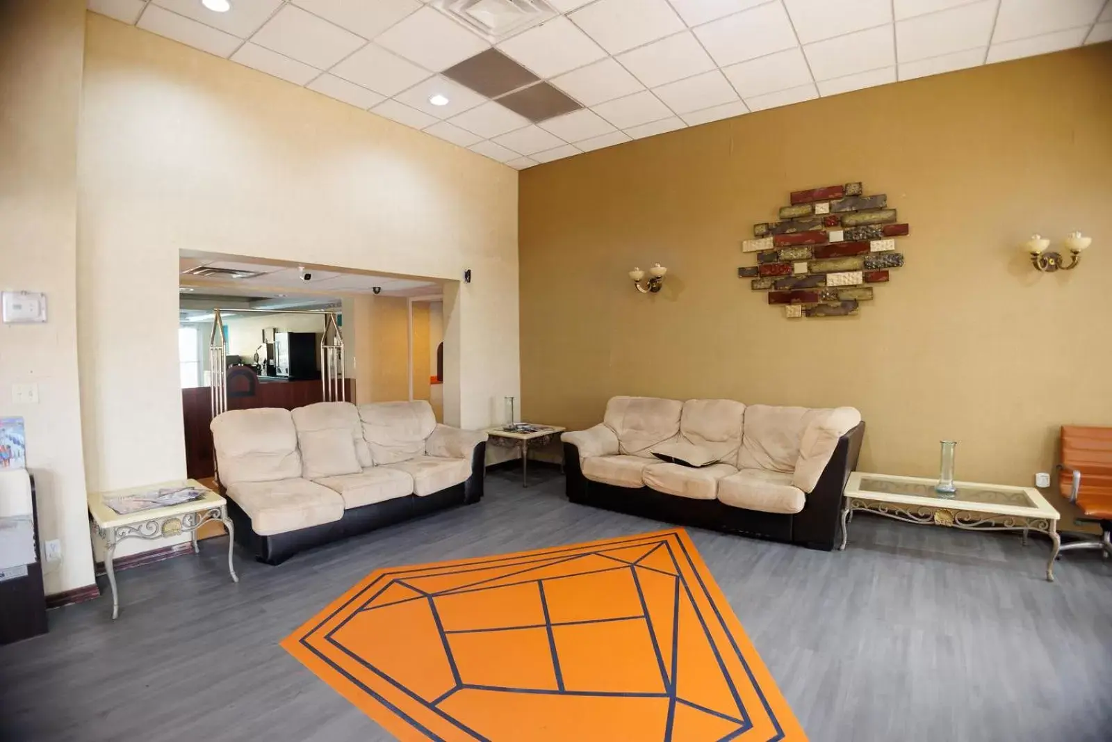 Lobby or reception, Seating Area in Garnet Inn & Suites, Orlando