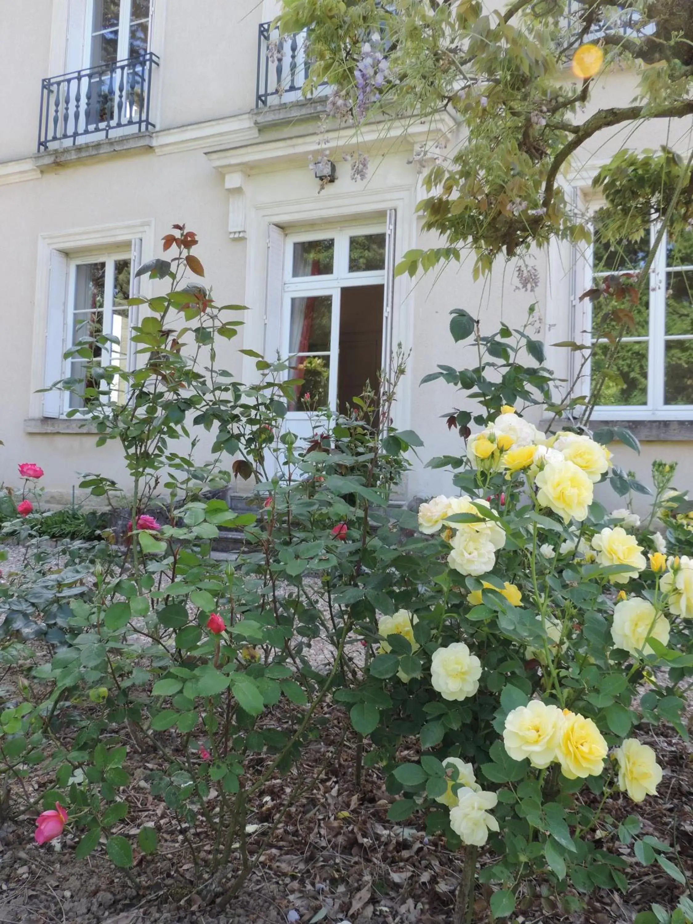 Facade/entrance, Property Building in Cèdre et Charme