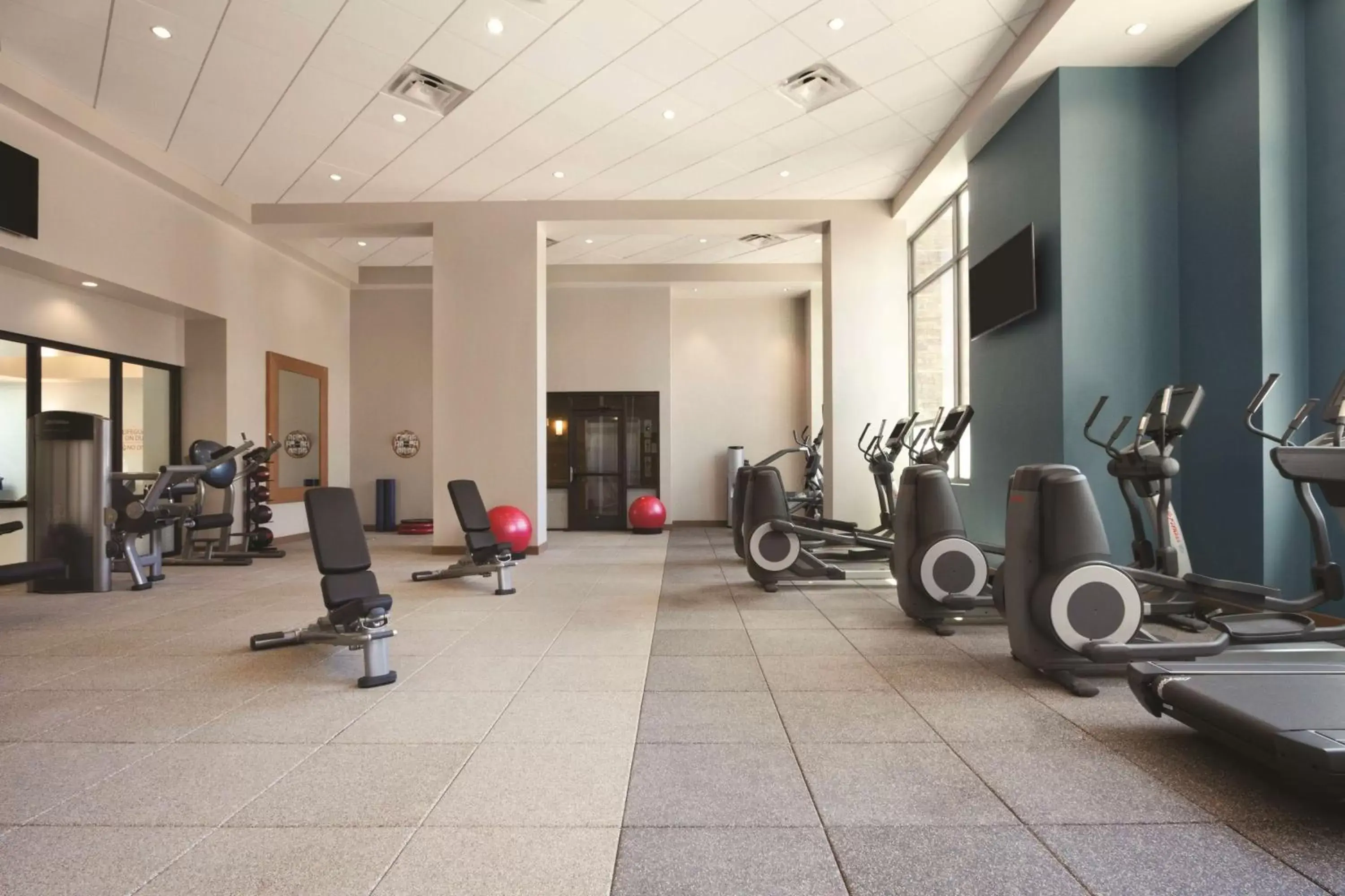 Fitness centre/facilities, Fitness Center/Facilities in Embassy Suites Springfield