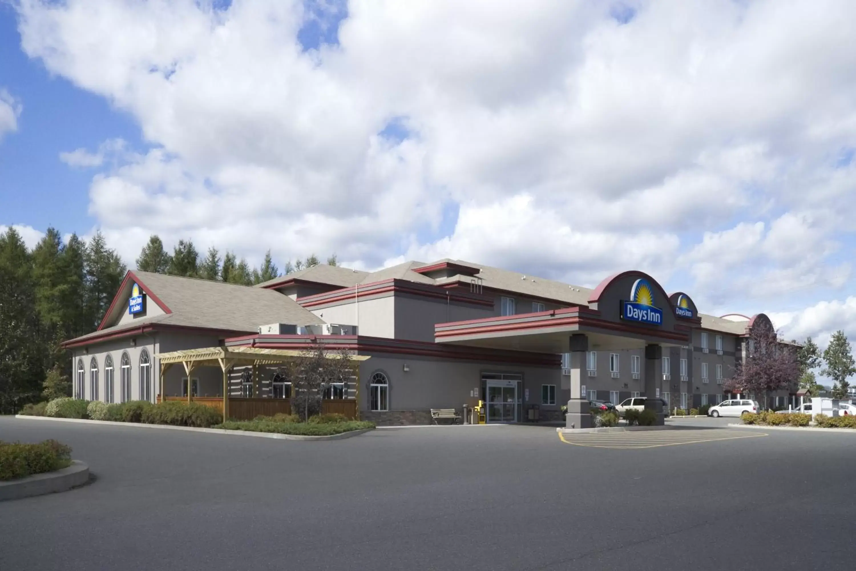 Facade/entrance, Property Building in Days Inn & Suites by Wyndham Thunder Bay