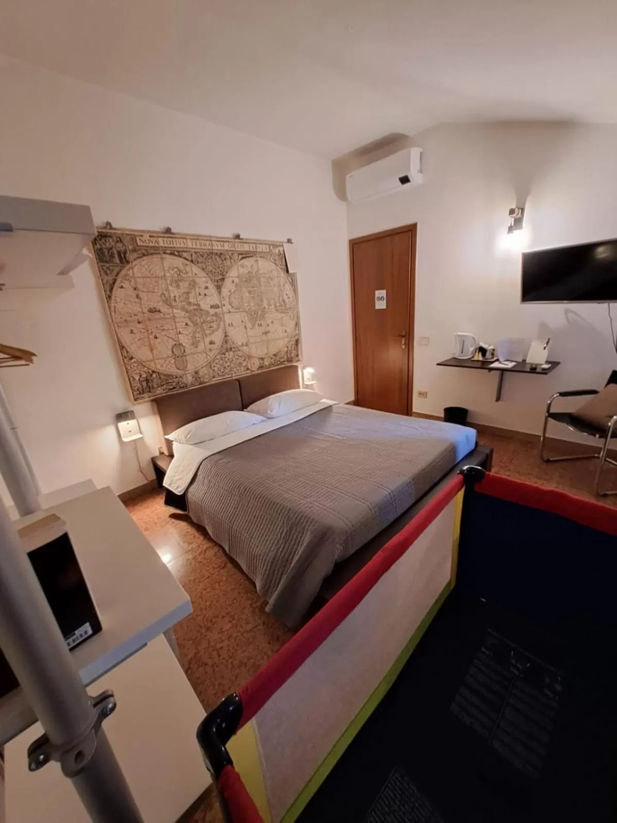 Shower, Bed in A Casa di Tom