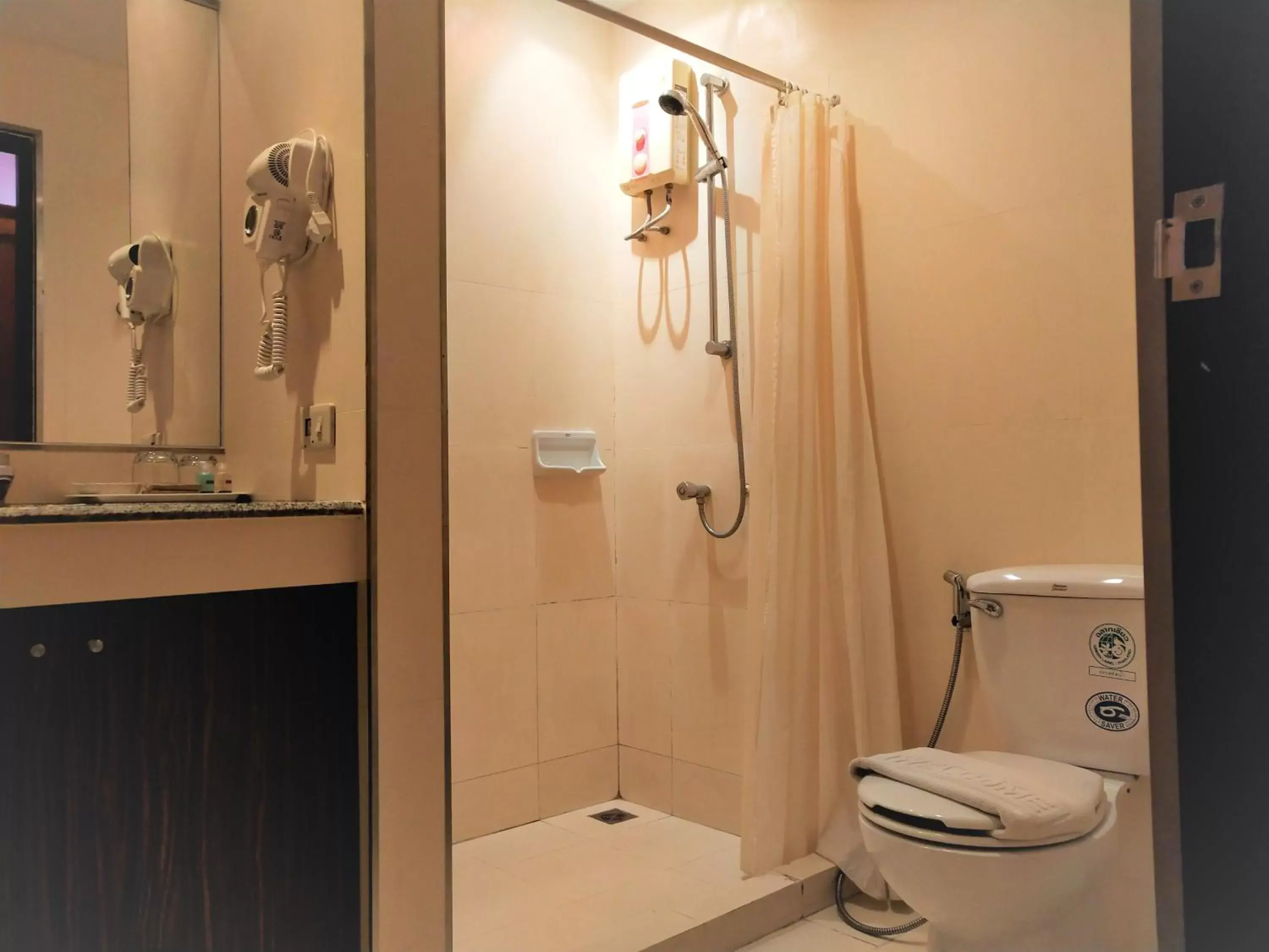 Shower, Bathroom in Inn House- SHA Extra Plus