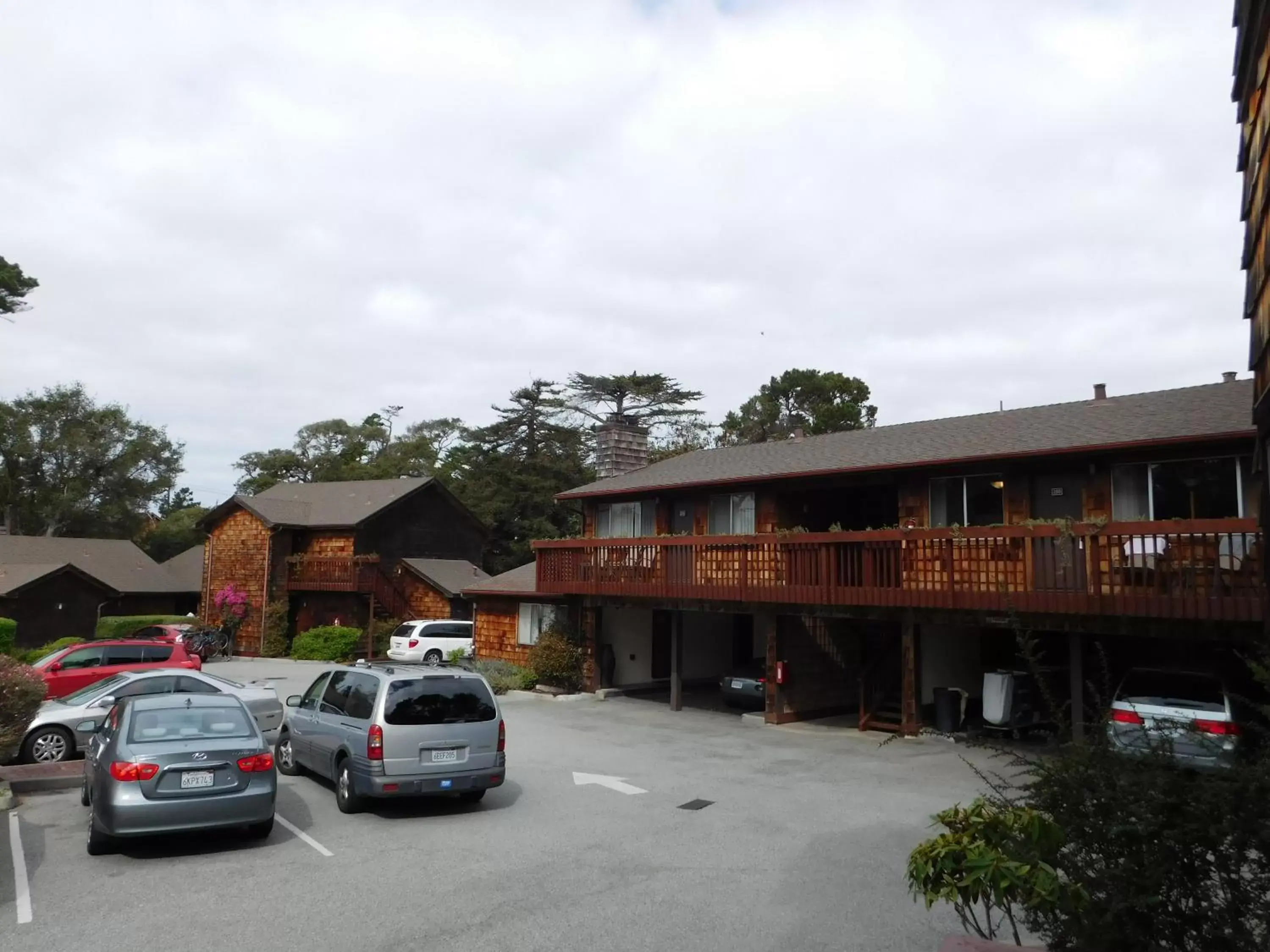 Property Building in Pacific Gardens Inn