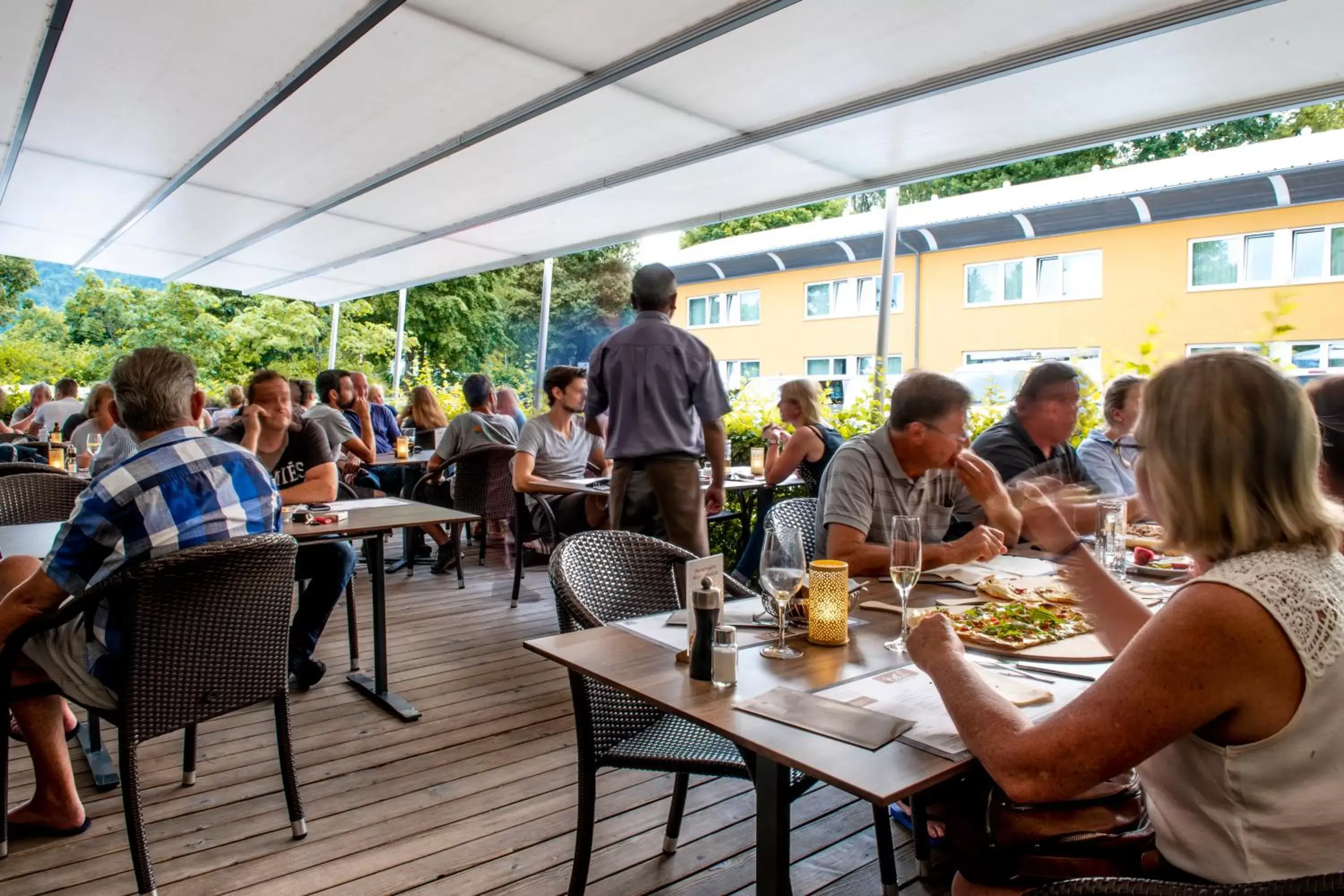 Restaurant/Places to Eat in ibis Zurich Adliswil